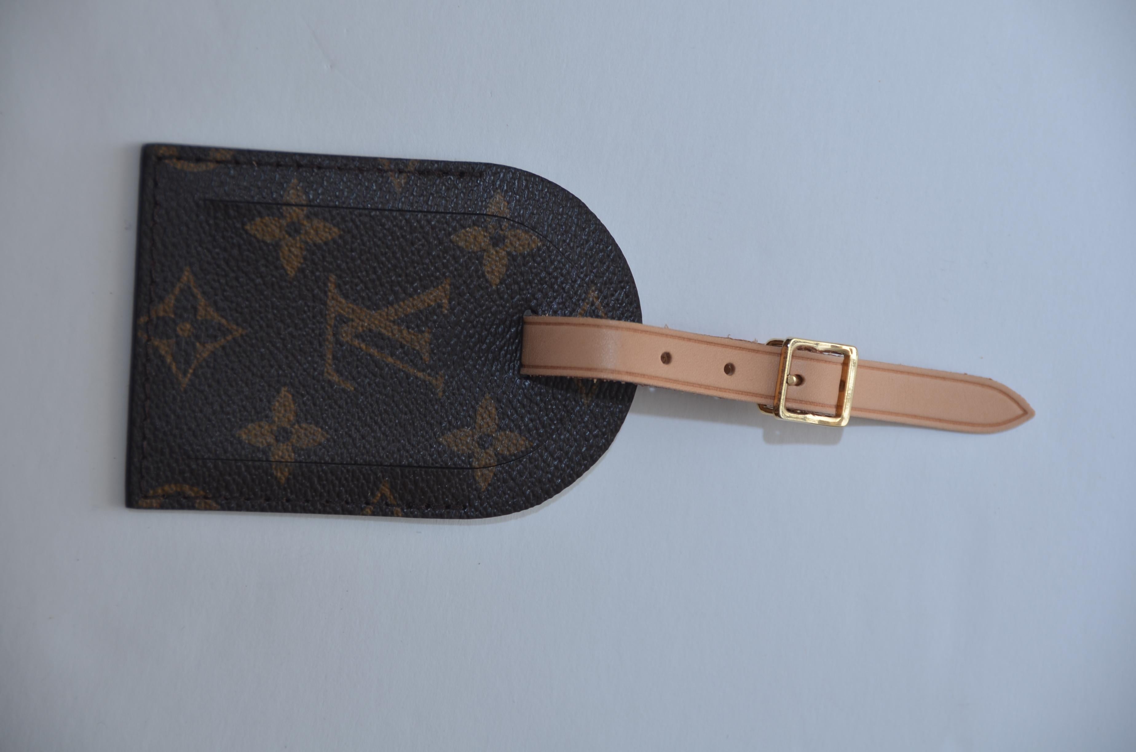 Louis vuitton initial tag top
