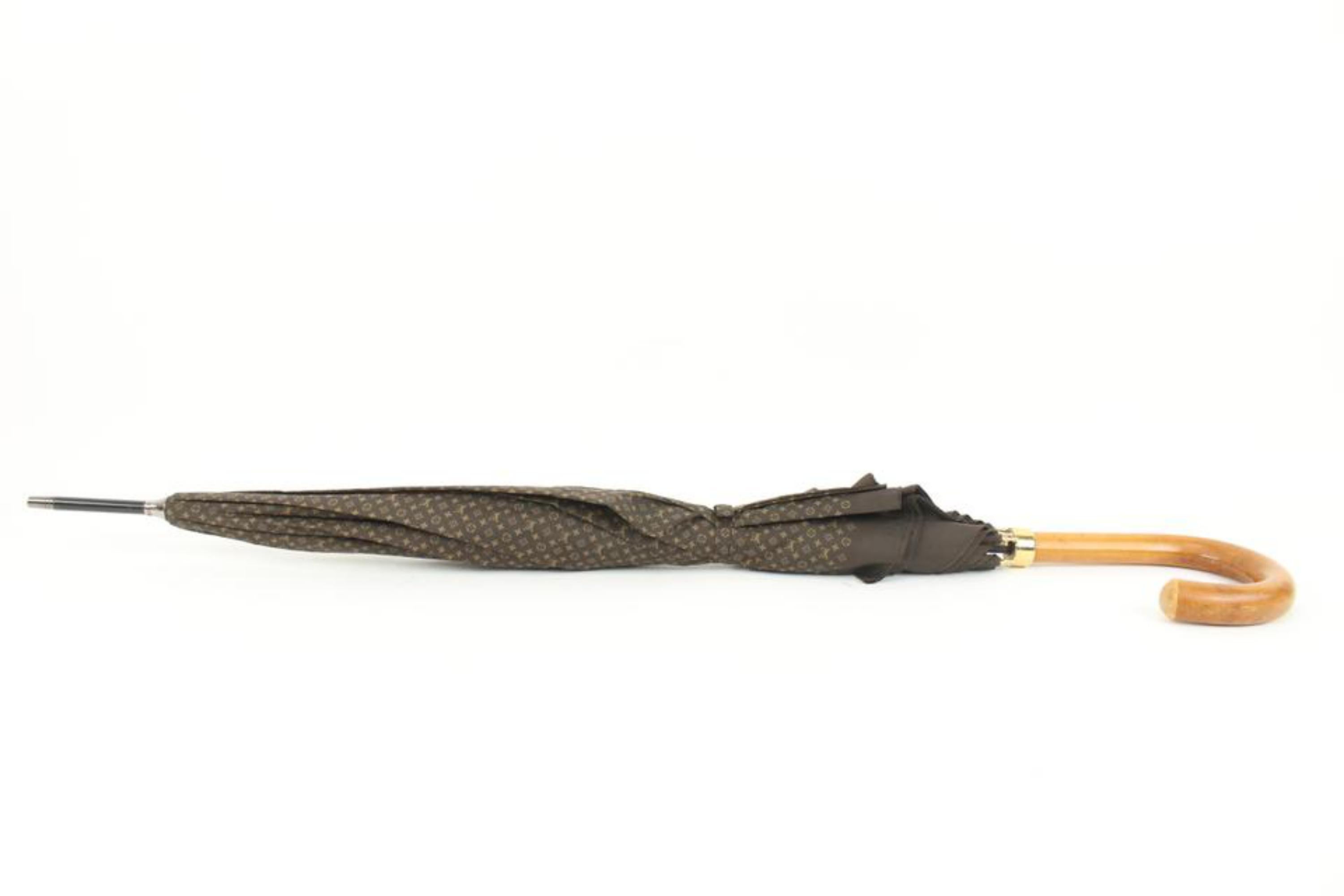 Louis Vuitton Monogram LV Umbrella 41lk76
Made In: France
Measurements: Length:  34.5