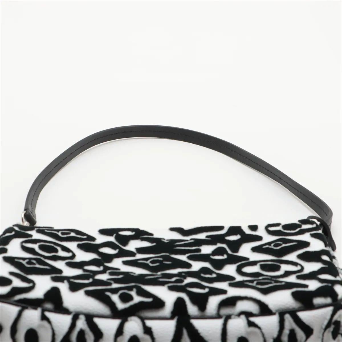 Louis Vuitton Monogram LV x UF Pochette Accessoires Black x White For Sale 2