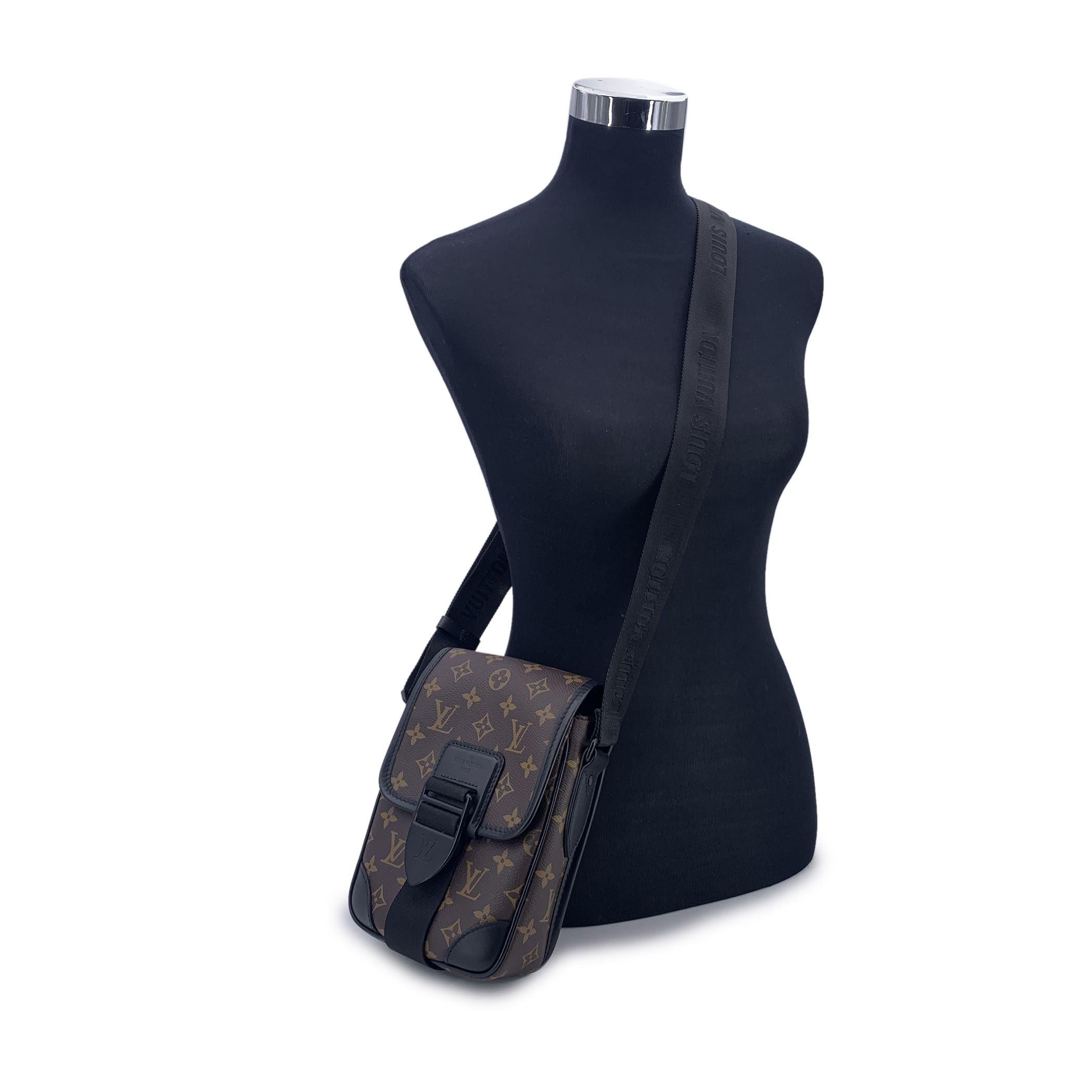 This beautiful Bag will come with a certificate of authenticity provided Entrupy. The certificate will be provided at no further cost Beautiful unisex Louis Vuitton Archy PM Messenger Bag in brown Monogram Macassar canvas. Black leather trim.