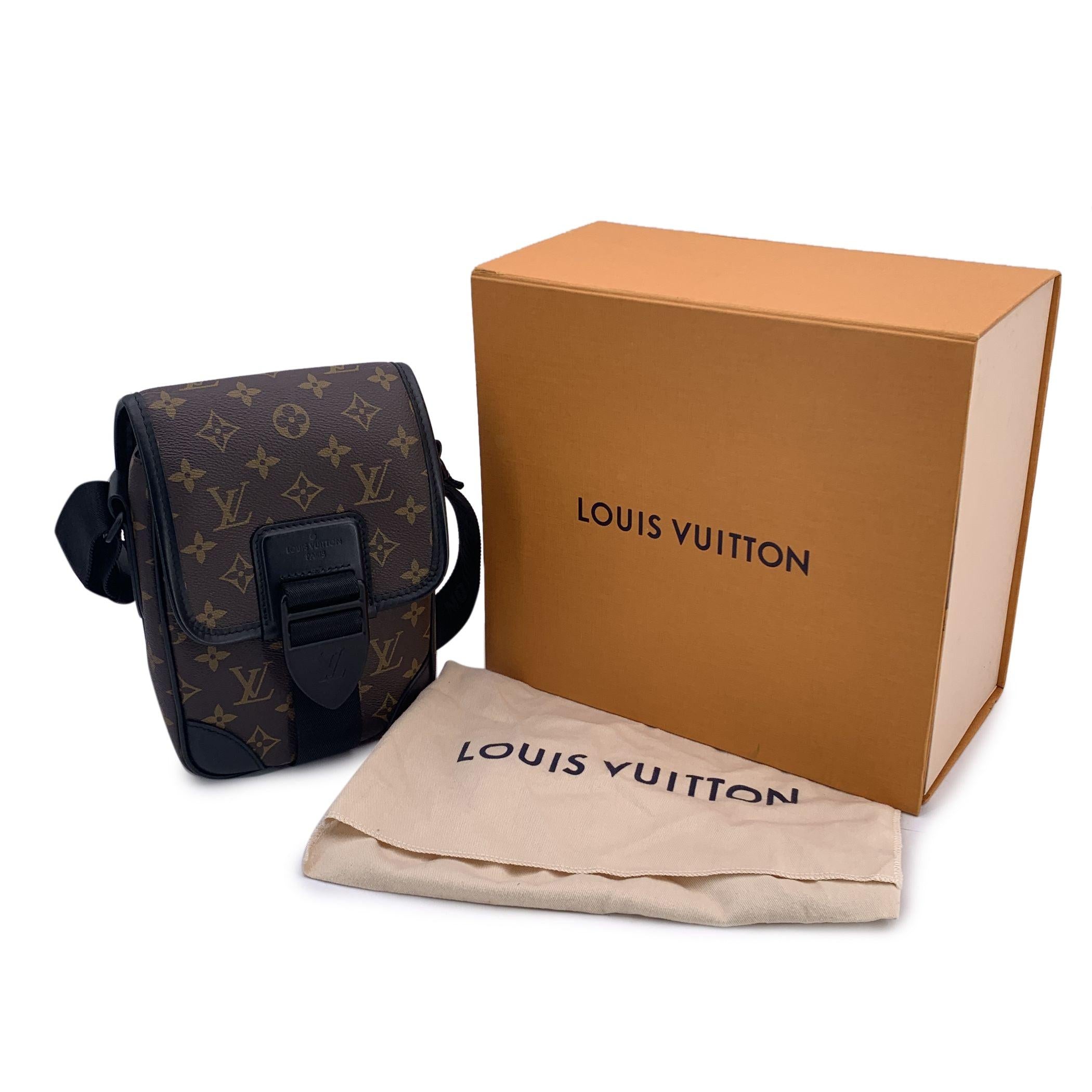 Louis Vuitton Monogram Macassar Canvas Archy PM Messenger Bag For Sale 1