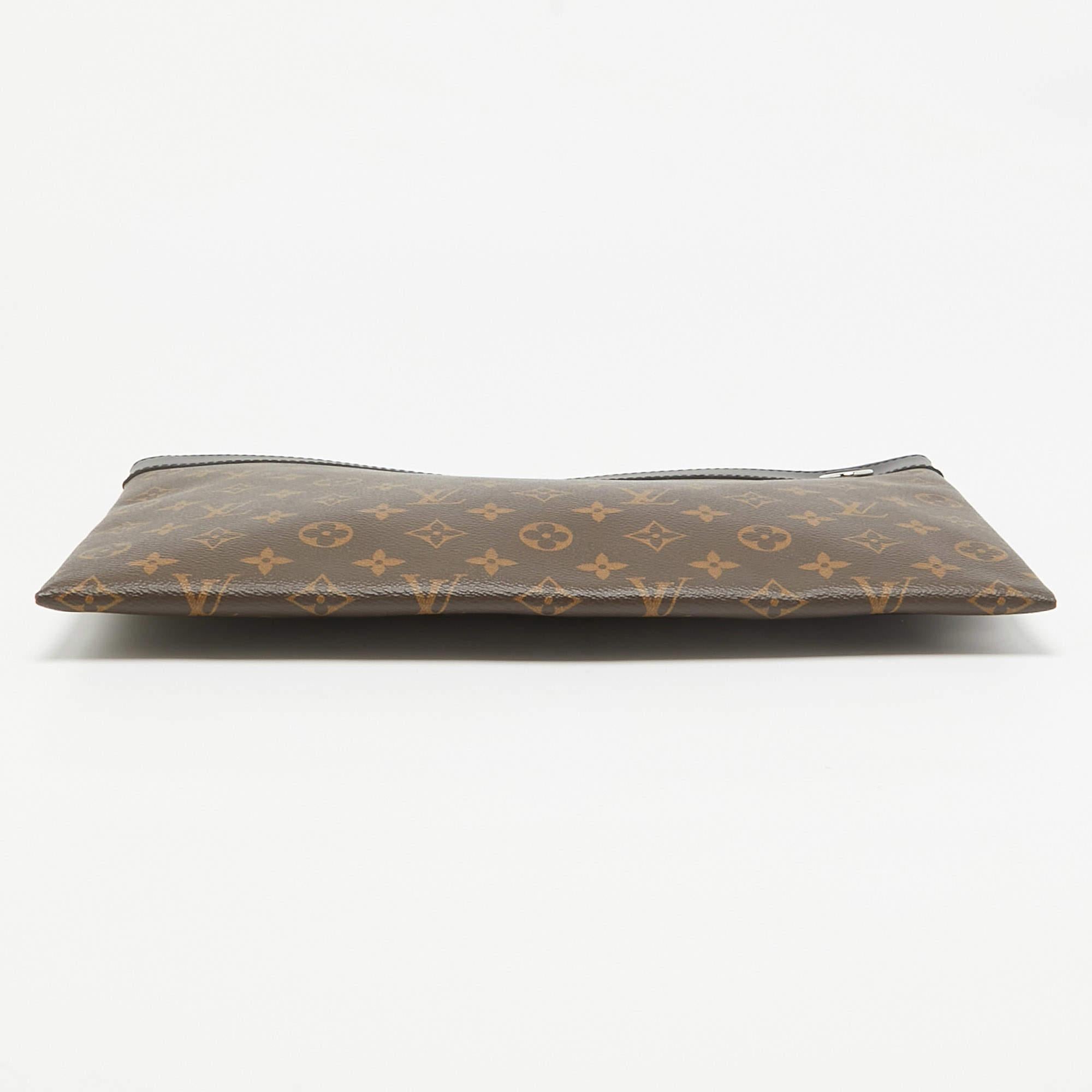 Louis Vuitton Monogram Macassar Canvas Discovery GM Pochette 1
