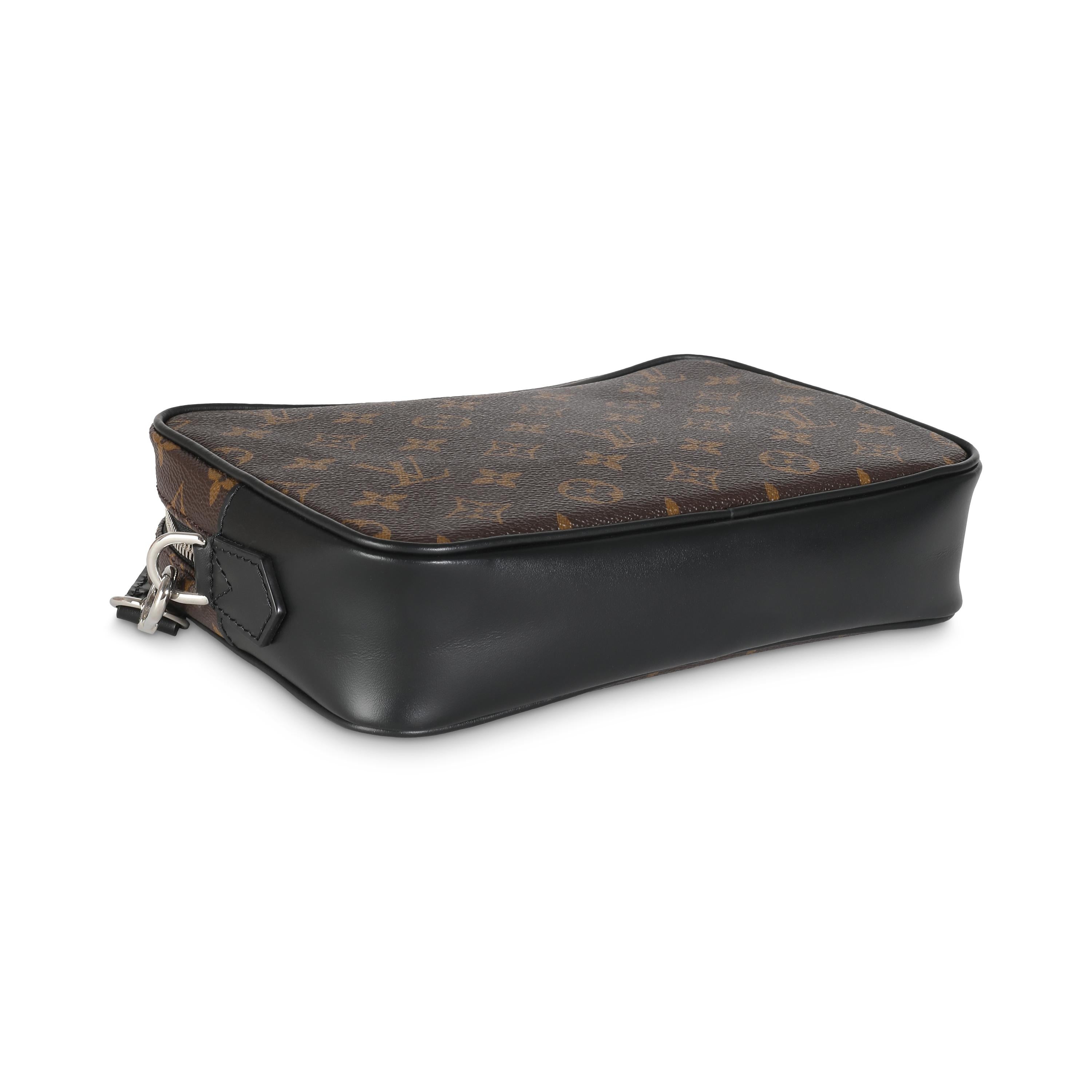 Louis Vuitton Monogramm Makassar-Leinwand Kasai Clutch im Angebot 1