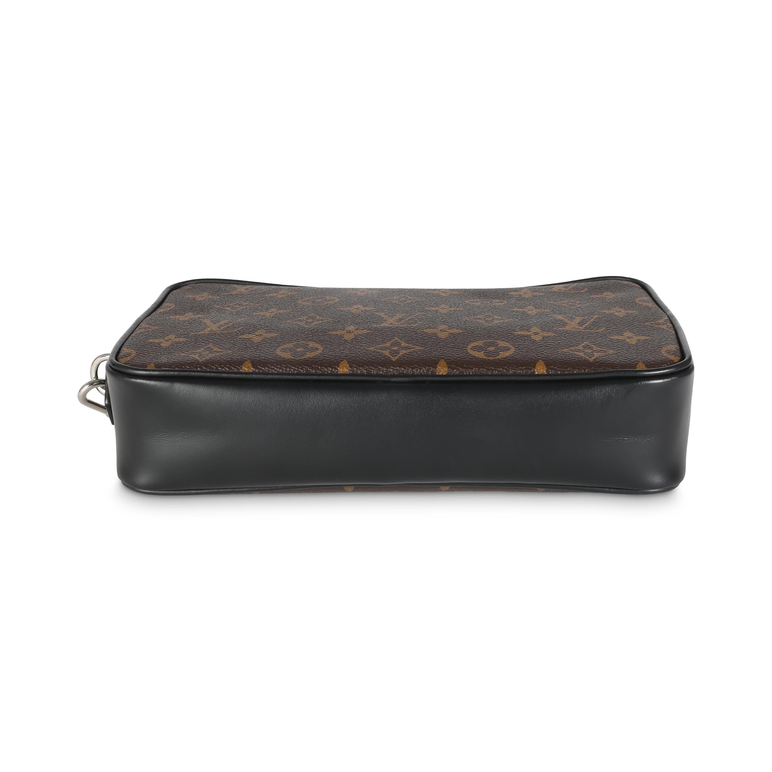 Louis Vuitton Monogramm Makassar-Leinwand Kasai Clutch im Angebot 2