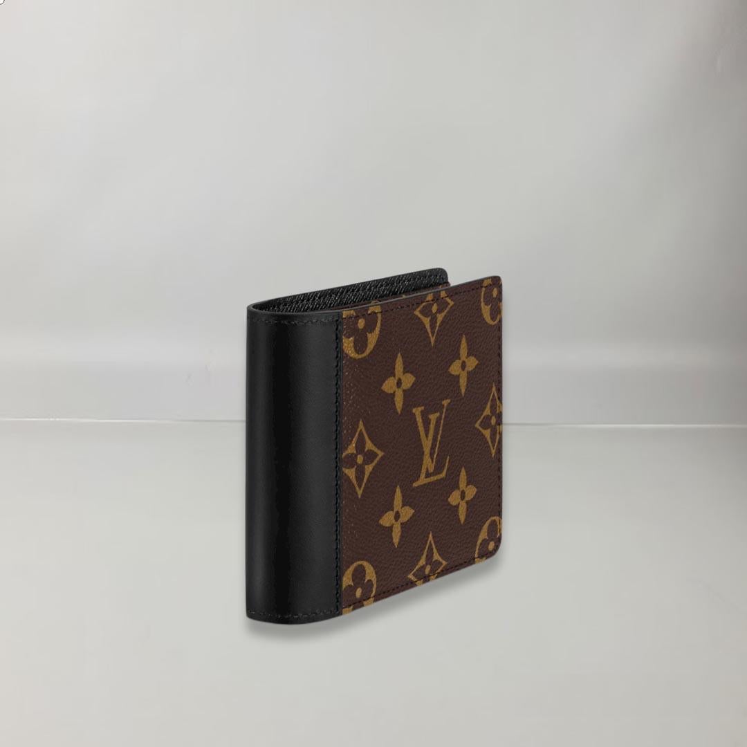 Monogram Macassar coated canvas and cowhide leather
Cowhide-leather trim
Cowhide-leather lining
2 compartments for bills
5 card slots
2 side slots for receipts