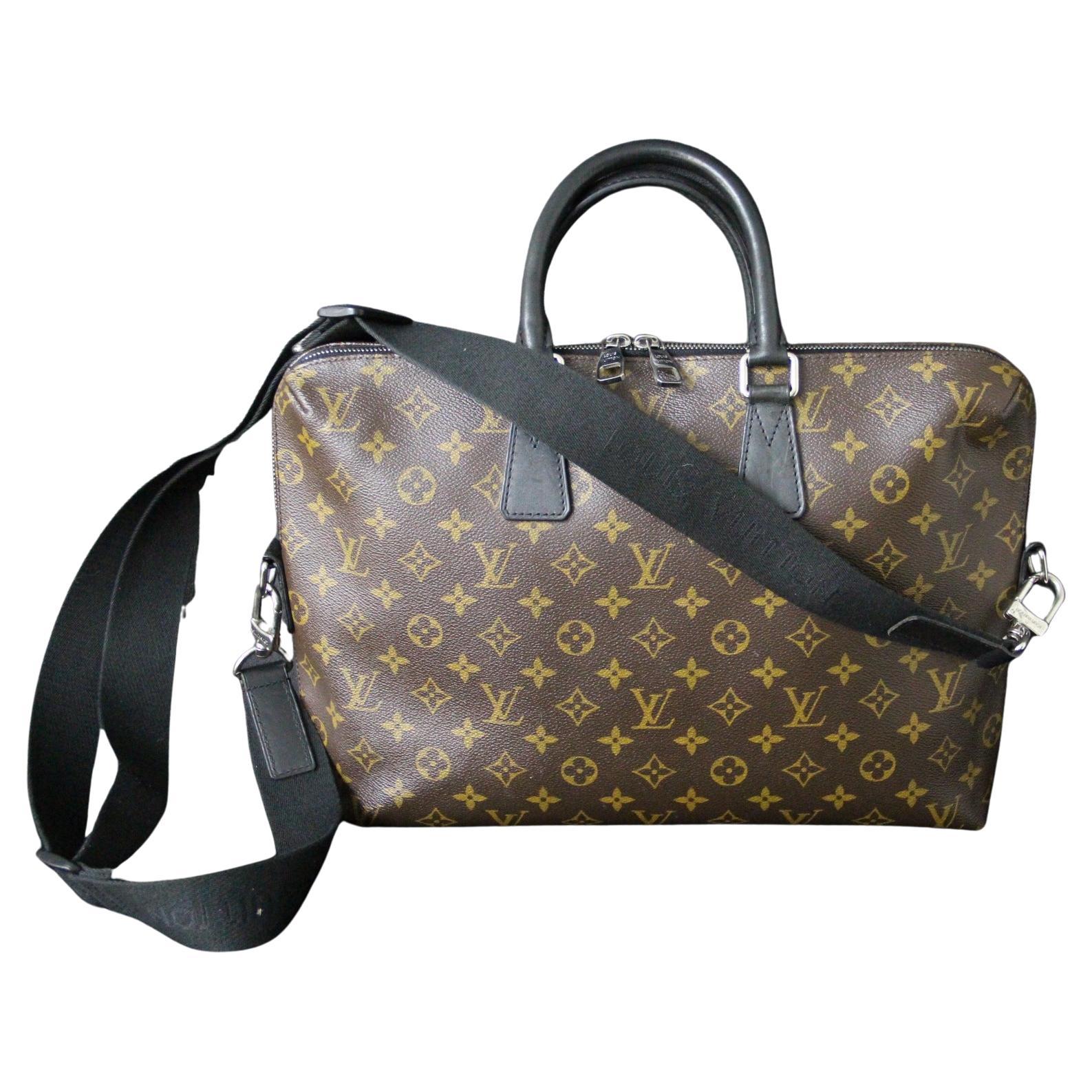 Maletín Louis Vuitton Monograma Macassar Porte-Documents - Ribete de cuero negro en venta