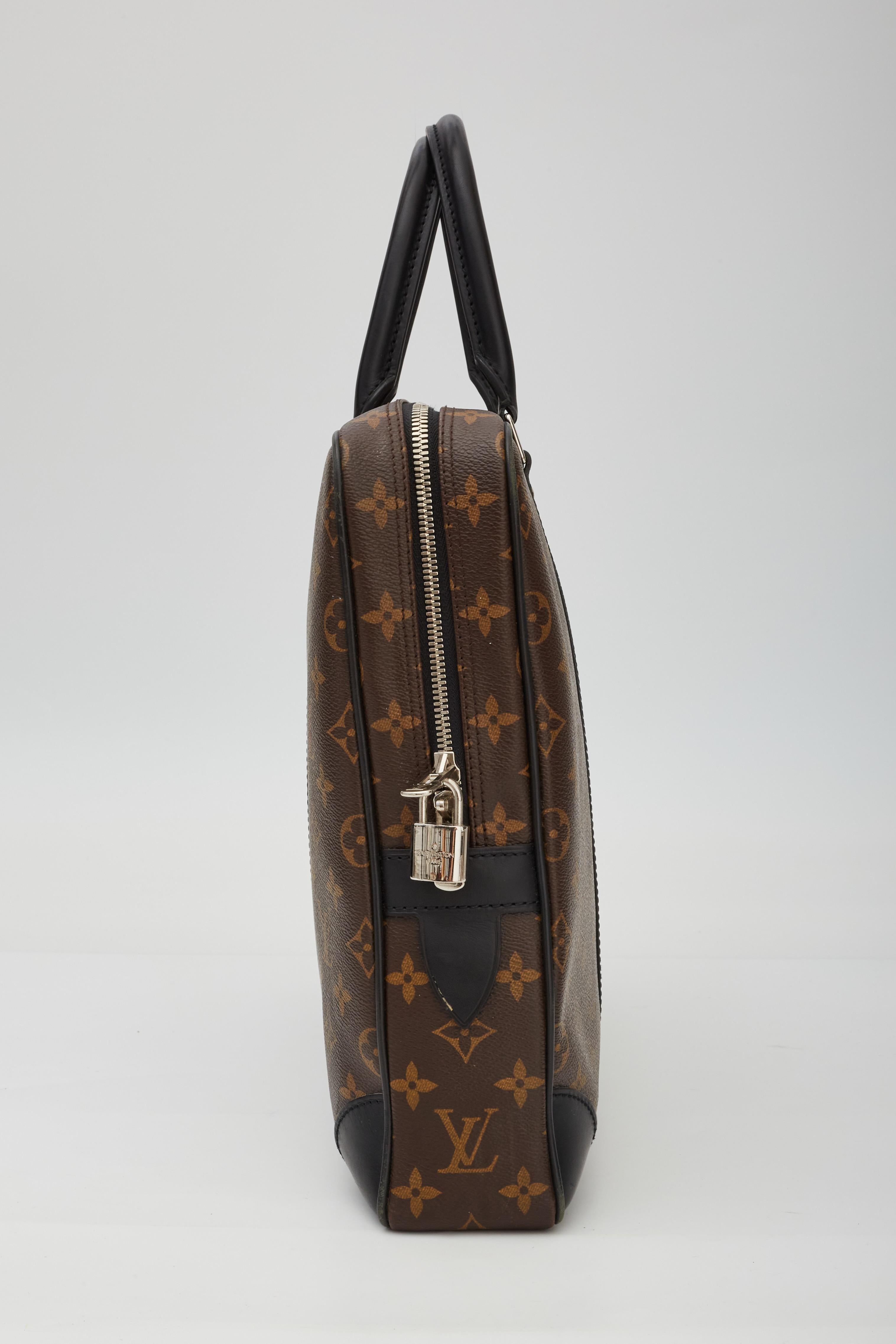 louis vuitton porte documents voyage