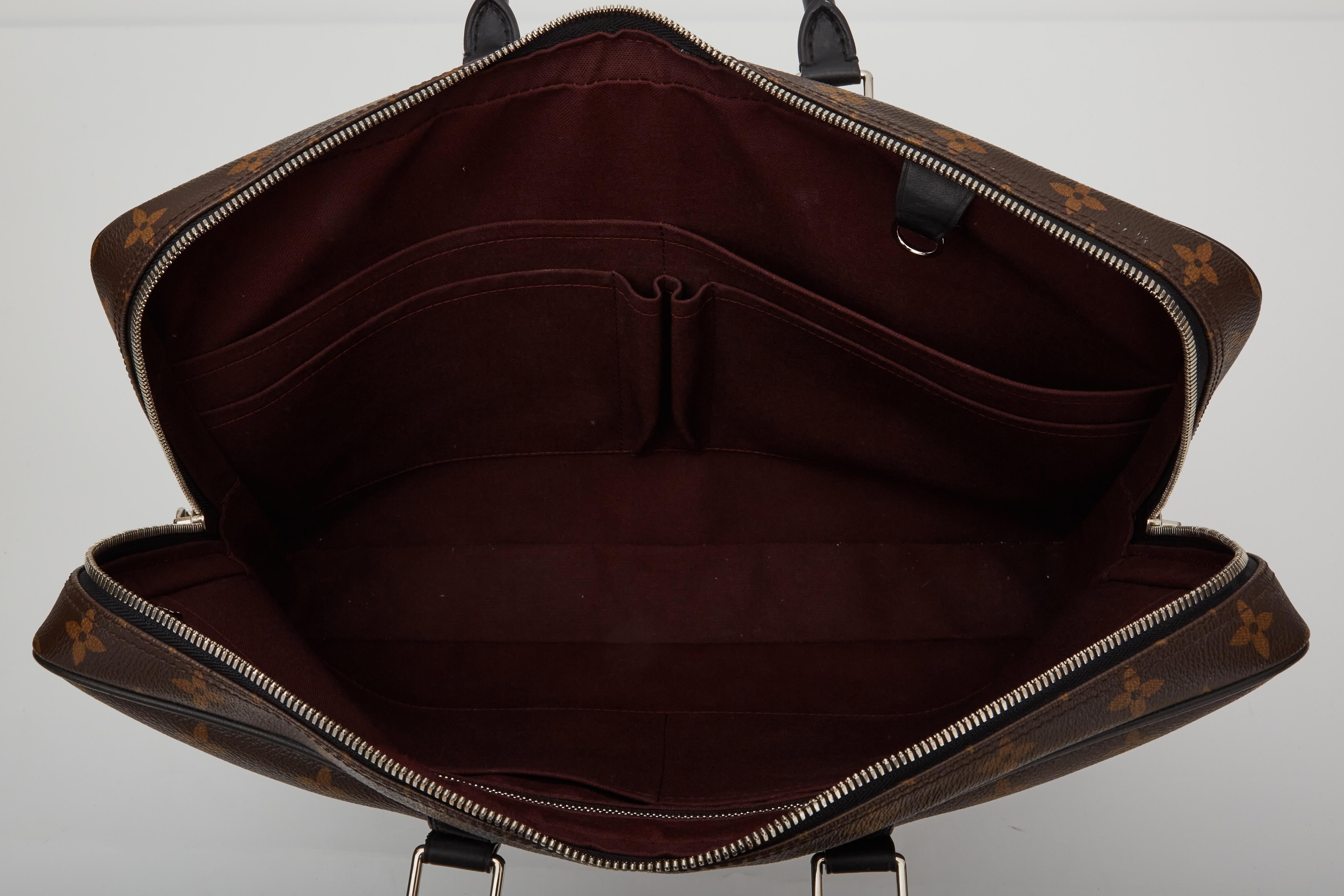 Louis Vuitton Monogram Macassar Porte Documents Voyage Soft Briefcase Bag (2011) In Good Condition In Montreal, Quebec