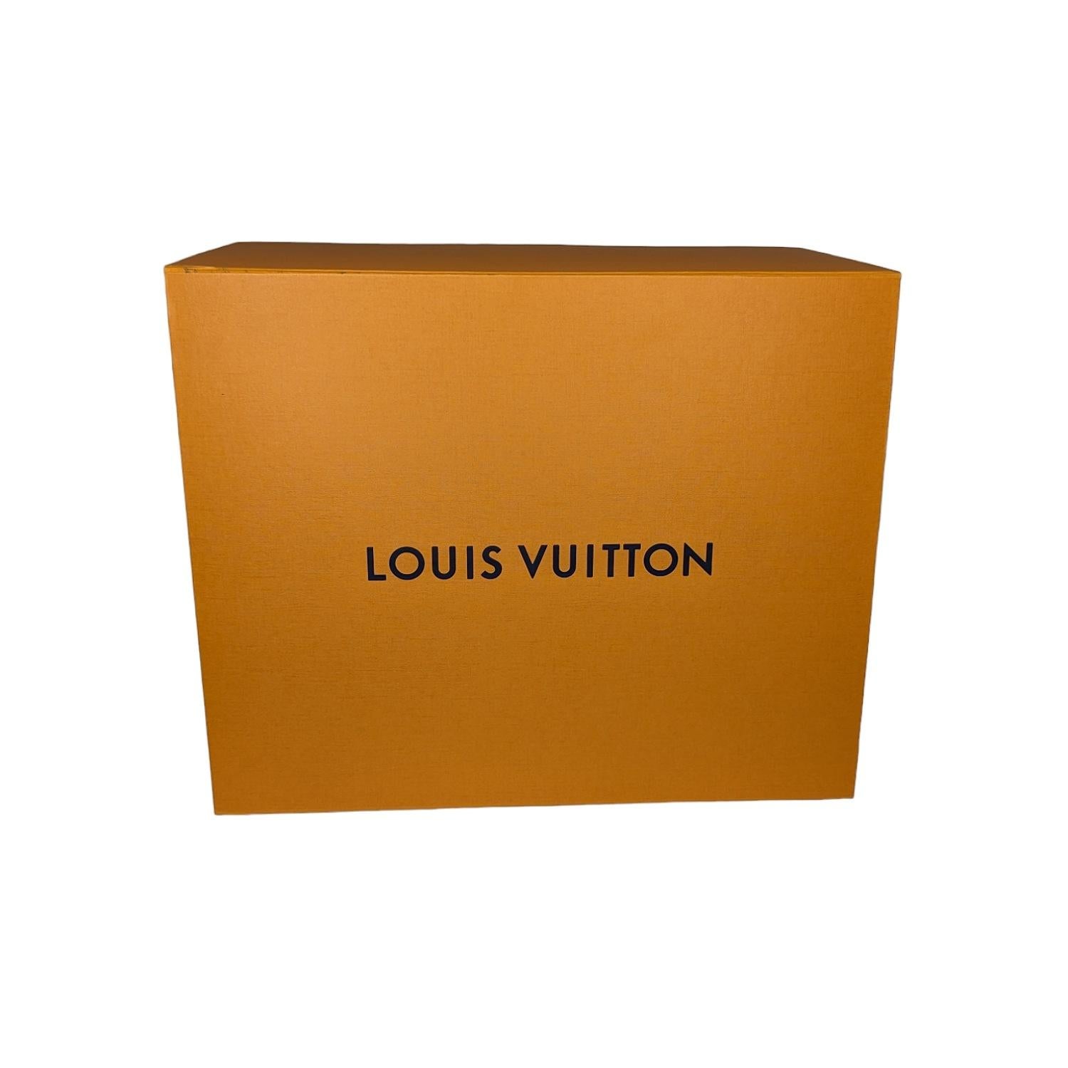 Louis Vuitton - Sac Hobo Mahina Beaubourg MM avec monogramme en vente 7
