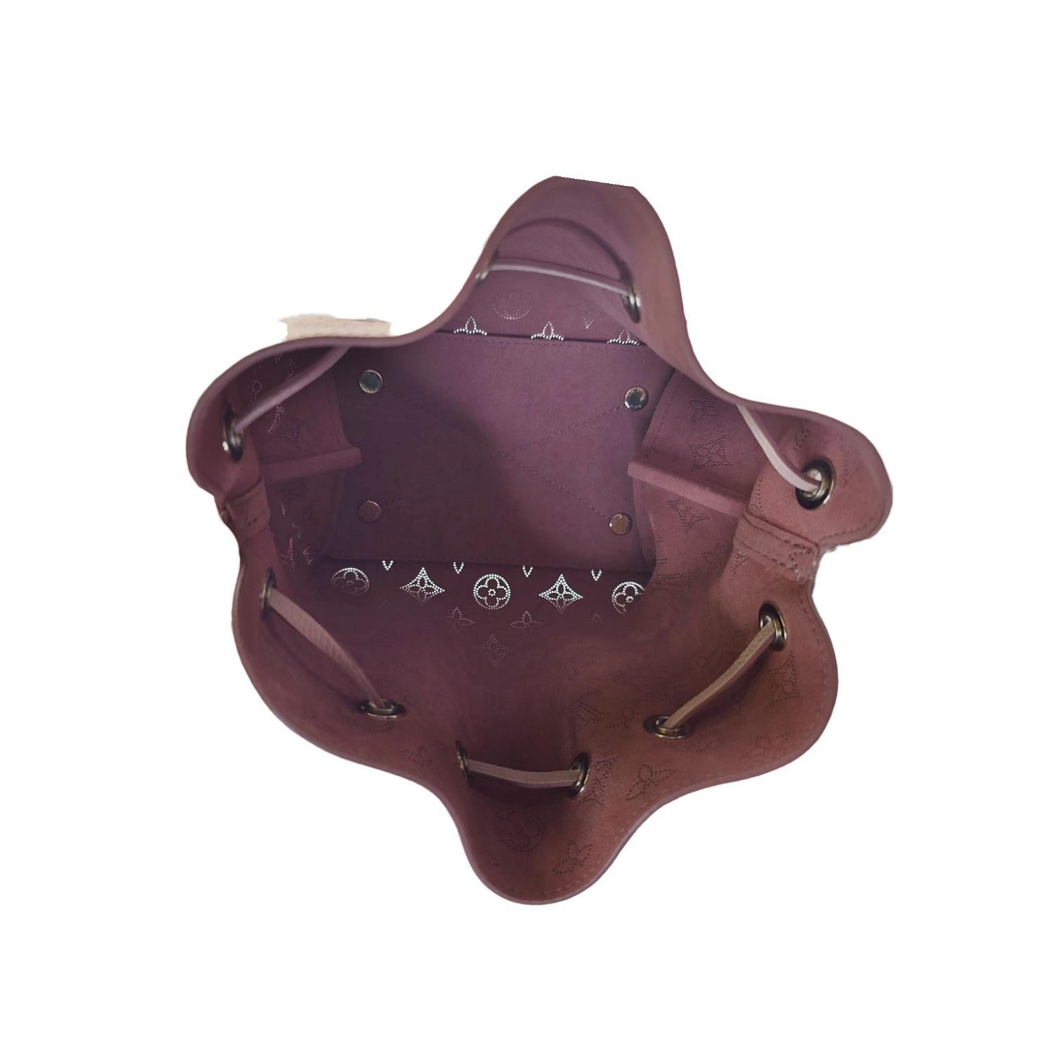 Louis Vuitton Monogram Mahina Halo Bella Eimer aus Lilas mit Monogramm Damen im Angebot