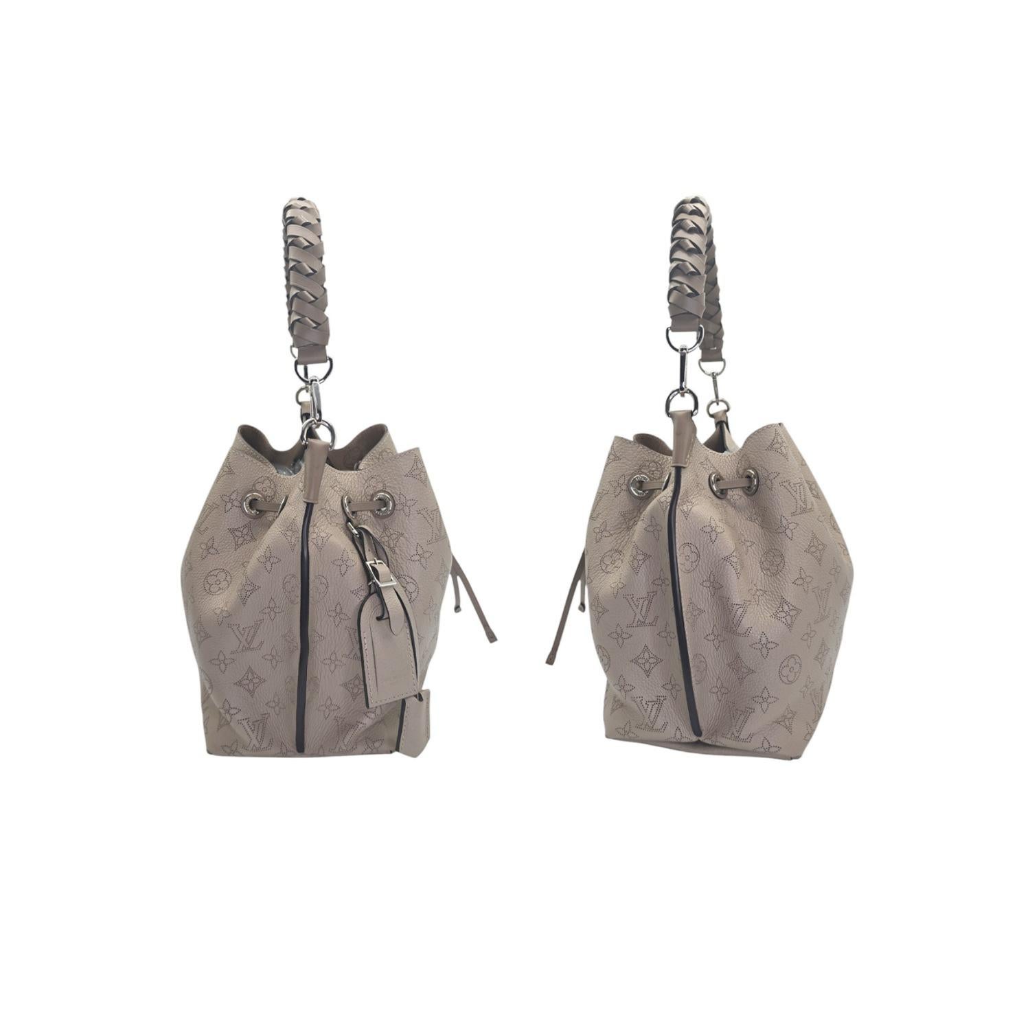Bolso Bucket Crossbody Monograma Mahina Muria de Louis Vuitton en Excelente Estado en Scottsdale, AZ