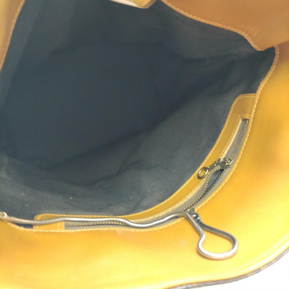 Louis Vuitton Monogram Marais Bucket GM Tote Bag 863061 For Sale 5