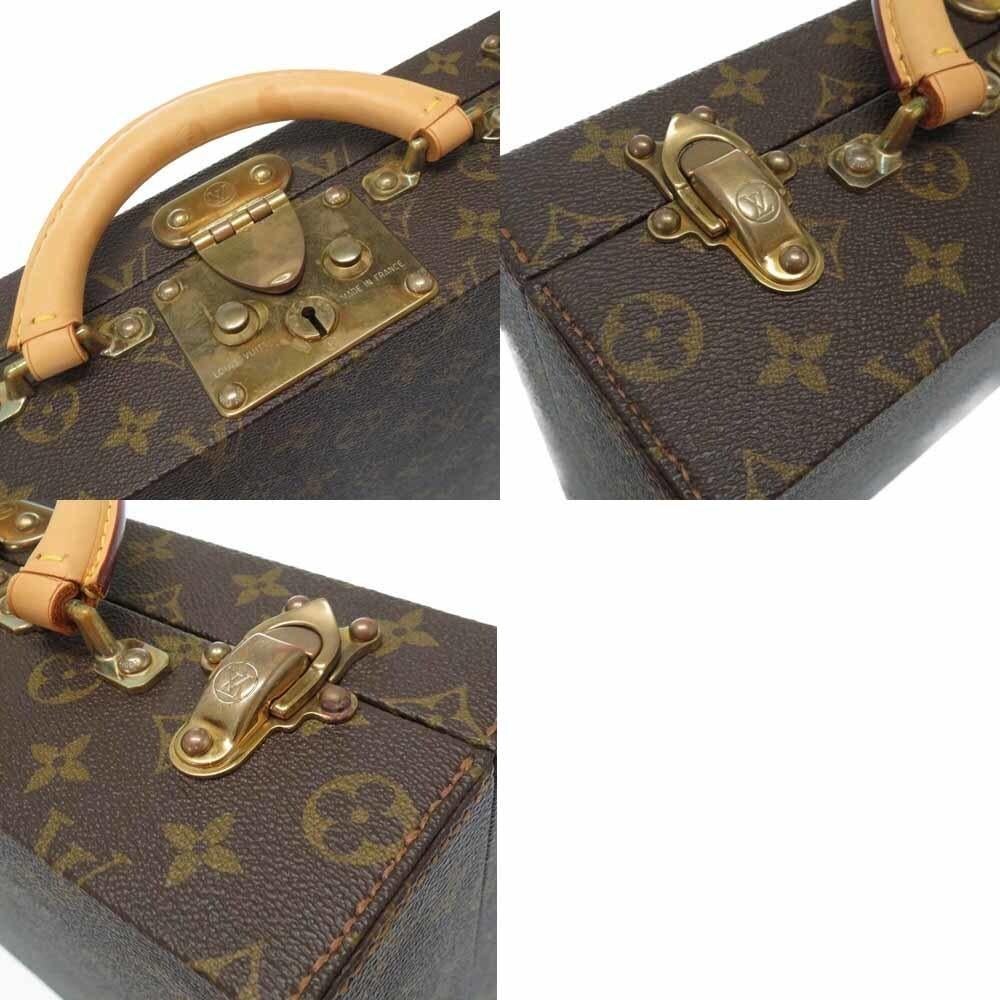 Monogram canvas
Leather
Gold tone hardware
Date code present
Made in France
Handle drop 2