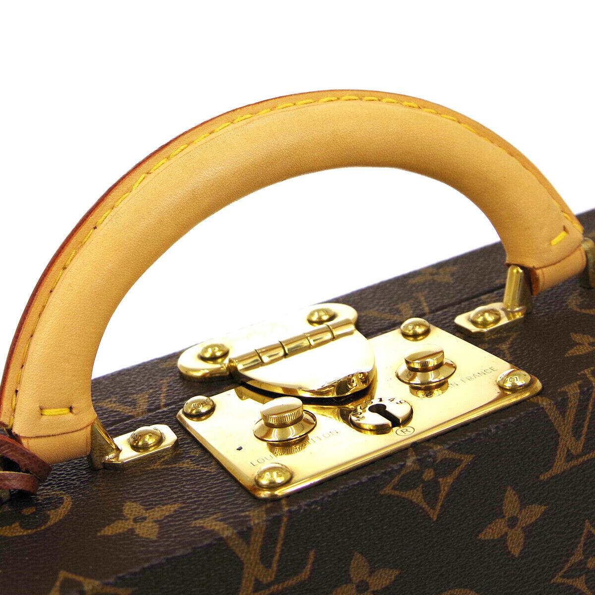 Monogram canvas
Leather
Gold tone hardware
Date code present
Made in France
Handle drop 2