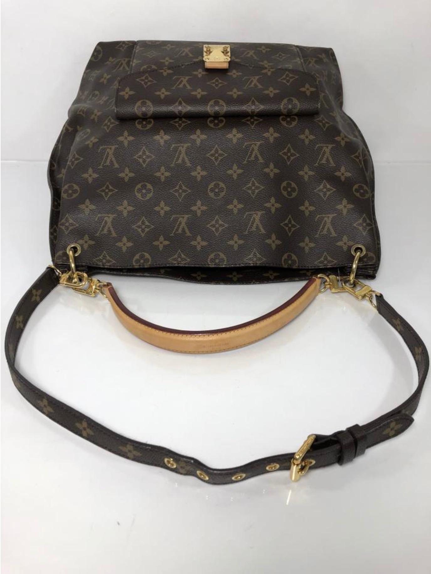 Women's or Men's  Louis Vuitton Monogram Metis Hobo Two Way Shoulder Handbag For Sale