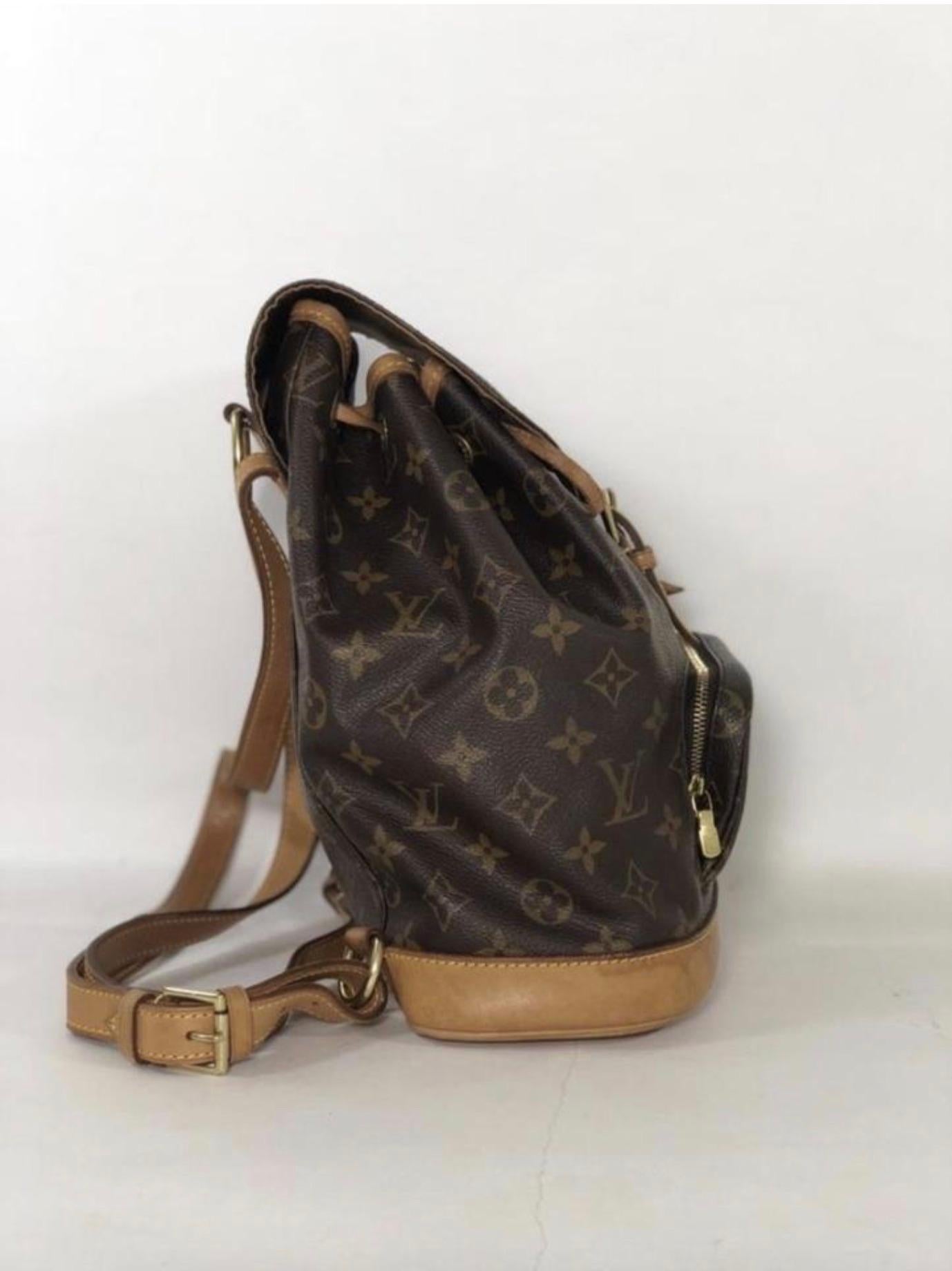  Louis Vuitton Monogram Montsouris MM Backpack Shoulder Handbag In Good Condition For Sale In Saint Charles, IL