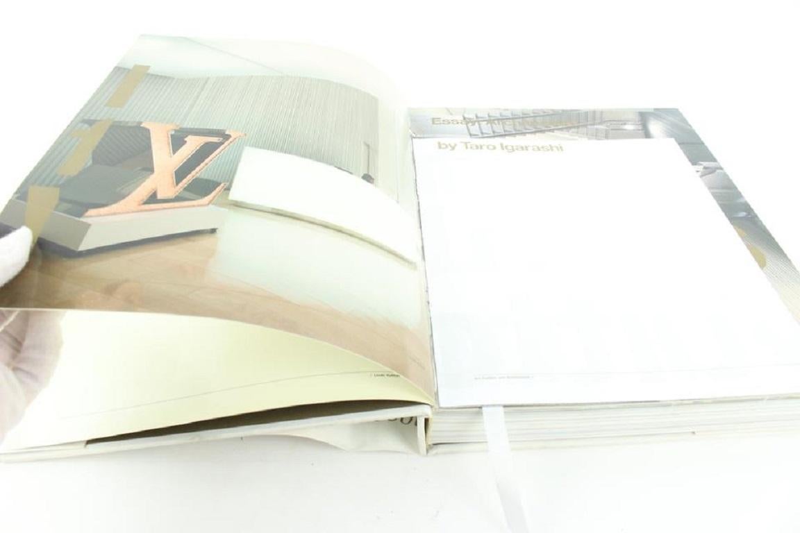 Louis Vuitton Monogram Multicolor Art, Fashion and Architecture Book 40lvs115 For Sale 4
