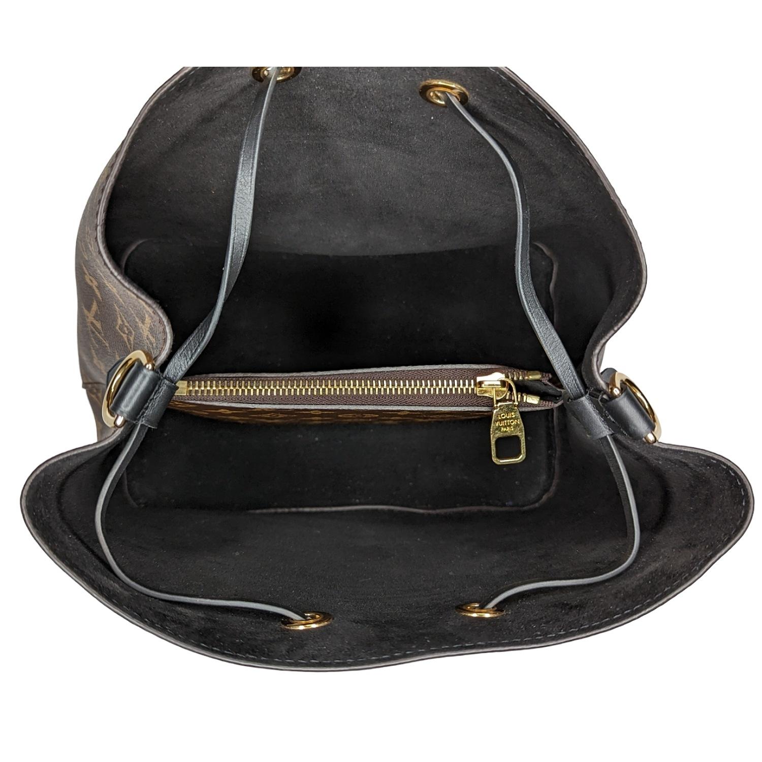 Women's or Men's Louis Vuitton Monogram NeoNoe MM Drawstring Bucket Bag
