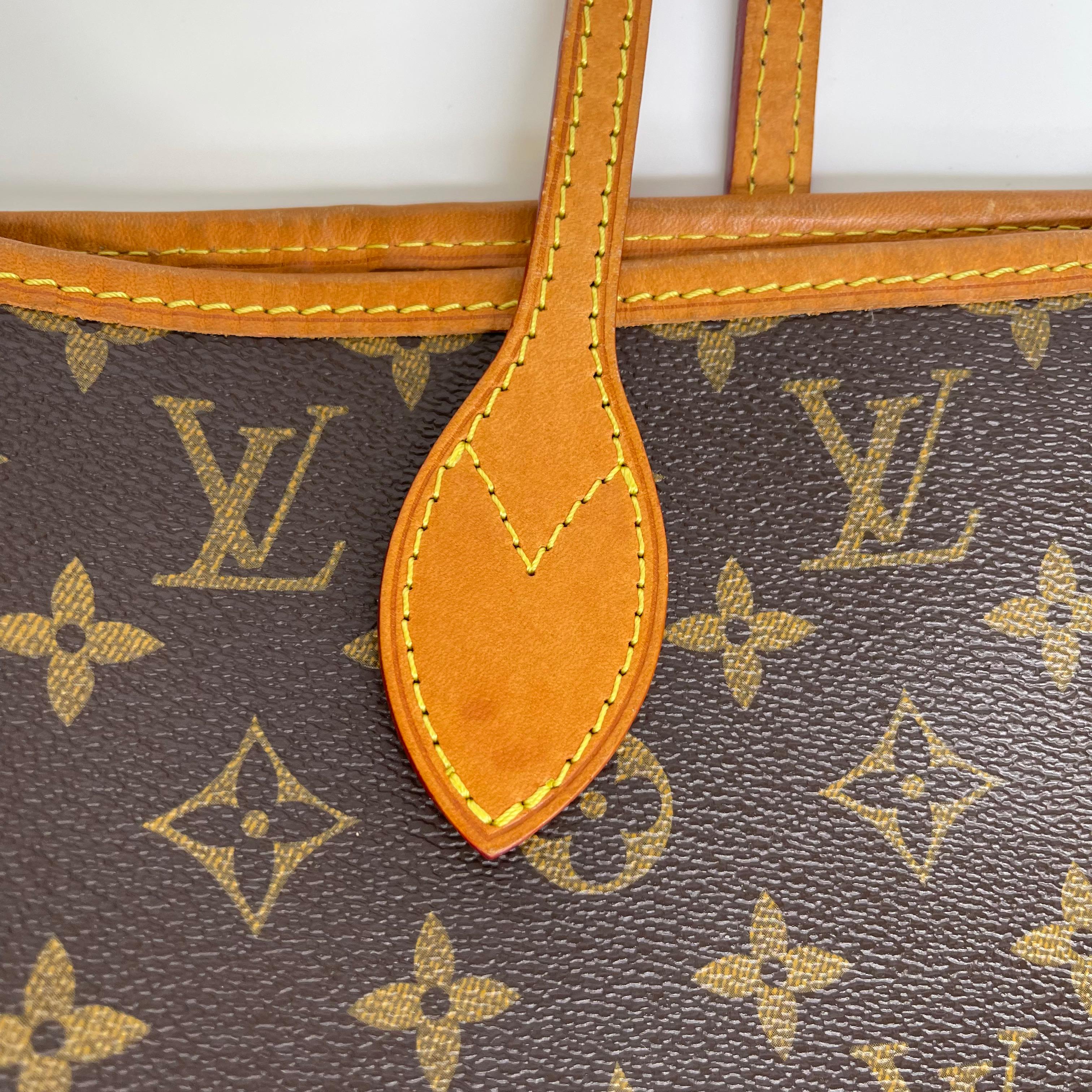 Women's Louis Vuitton Monogram Neverfull GM Tote Bag (2010)