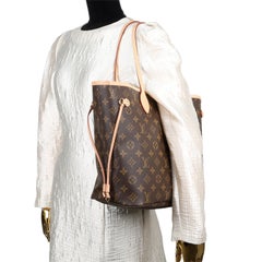 Louis Vuitton Monogram Neverfull MM Tote Bag
