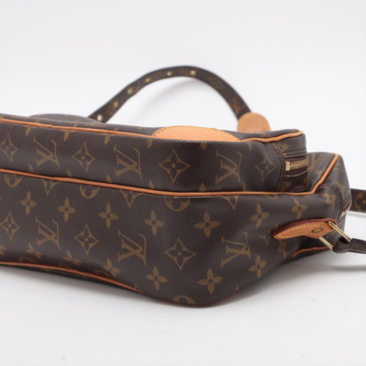Louis Vuitton Monogram Nile Shoulder Bag In Good Condition In Humacao, PR