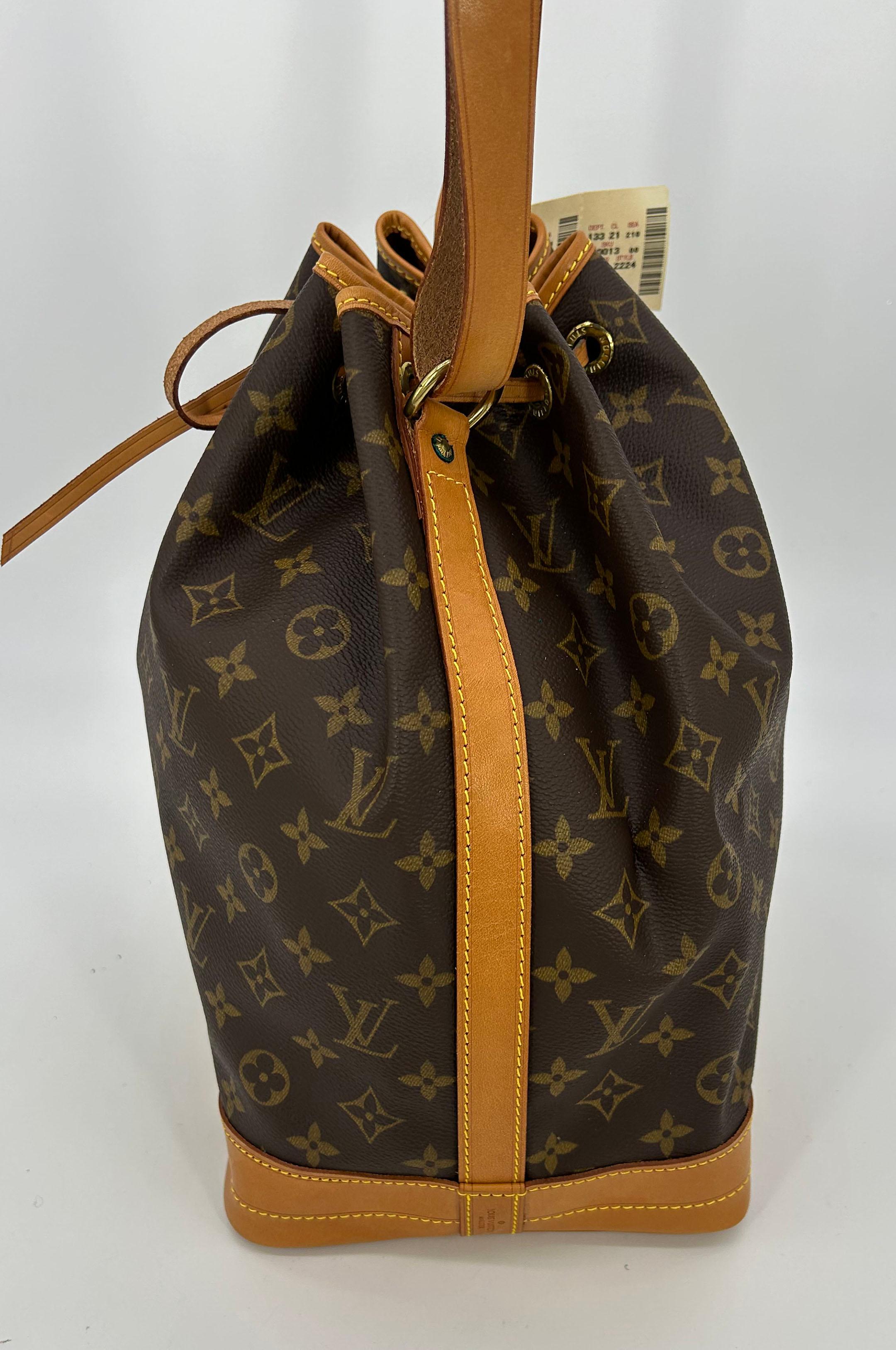 Louis Vuitton Monogram Noe Vintage Saks Fifth Avenue In Good Condition In Philadelphia, PA