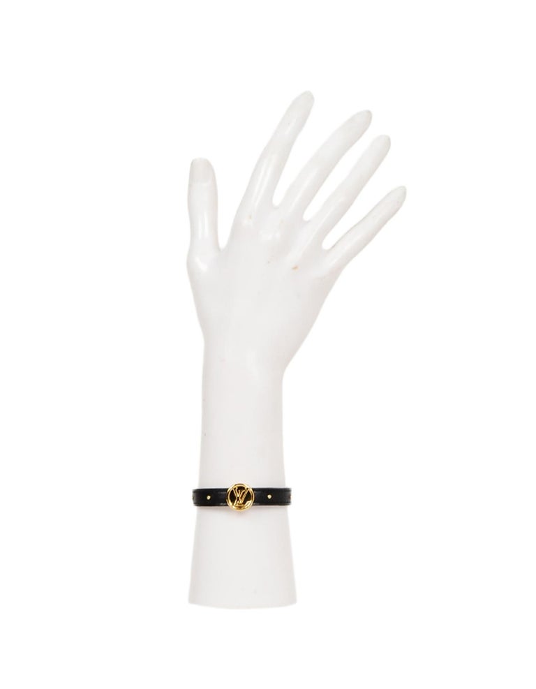 Louis Vuitton Monogram/Noir Black Circle Logo Reversible Studded Bracelet  at 1stDibs | lv circle reversible bracelet, louis vuitton bracelet size  chart, lv bracelet black
