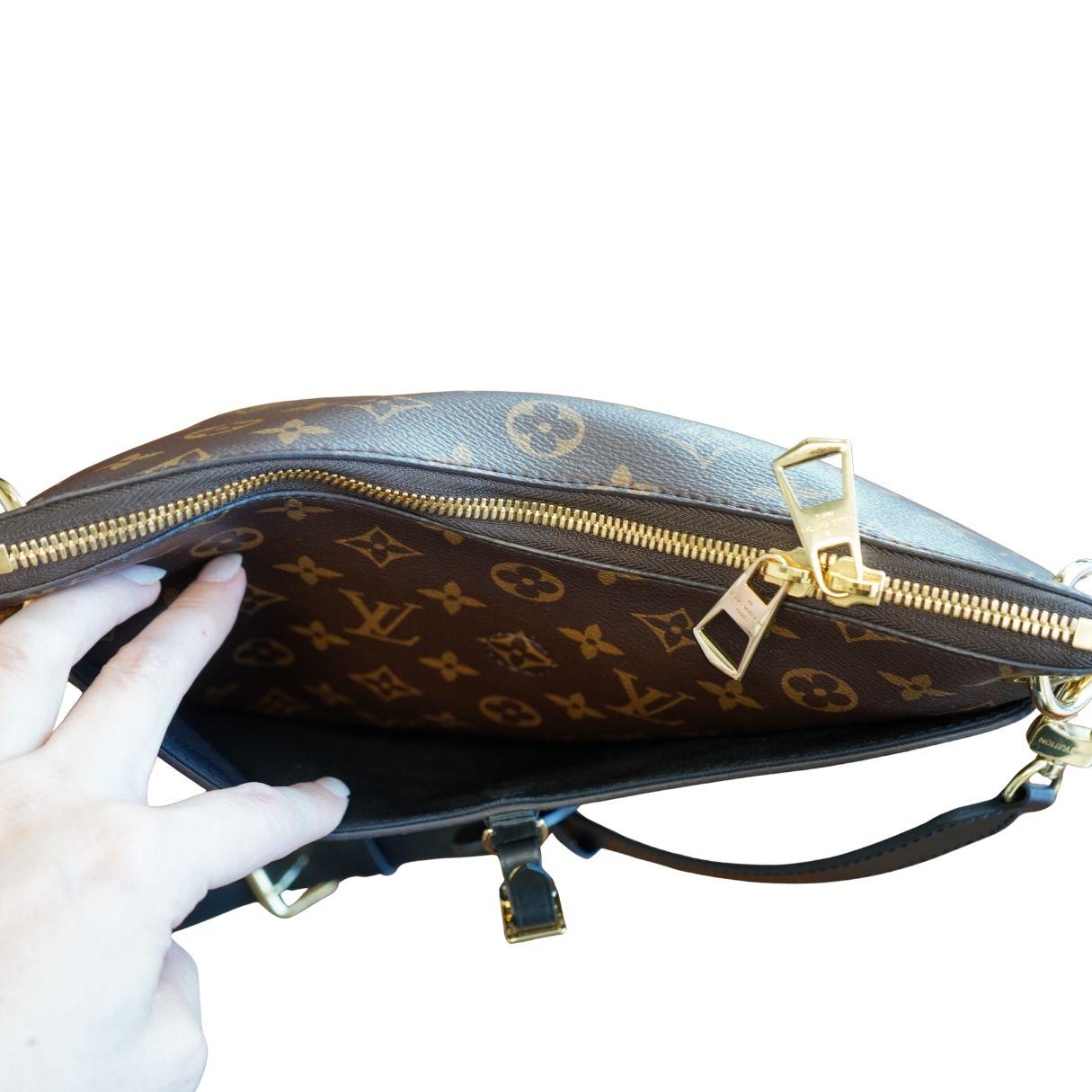 Louis Vuitton Monogram Odeon Crossbody Bag en venta 5