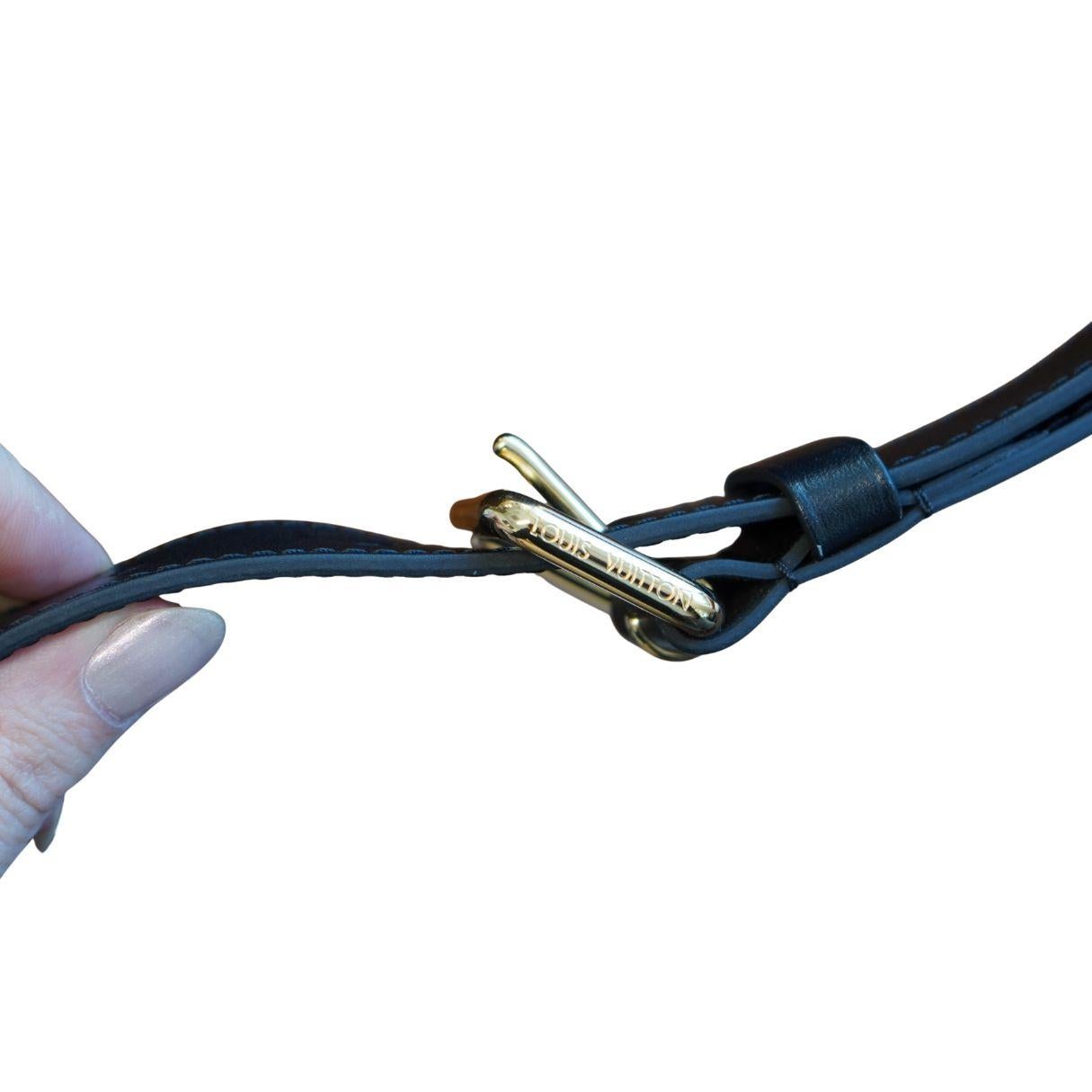 Louis Vuitton Monogram Odeon Crossbody Bag en venta 9