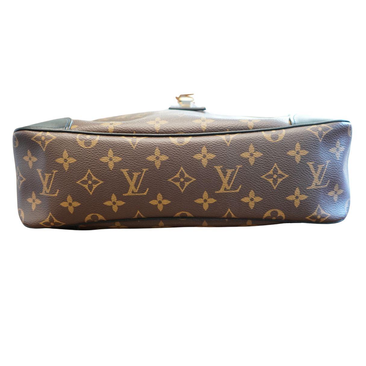 Louis Vuitton Monogram Odeon Crossbody Bag en venta 1