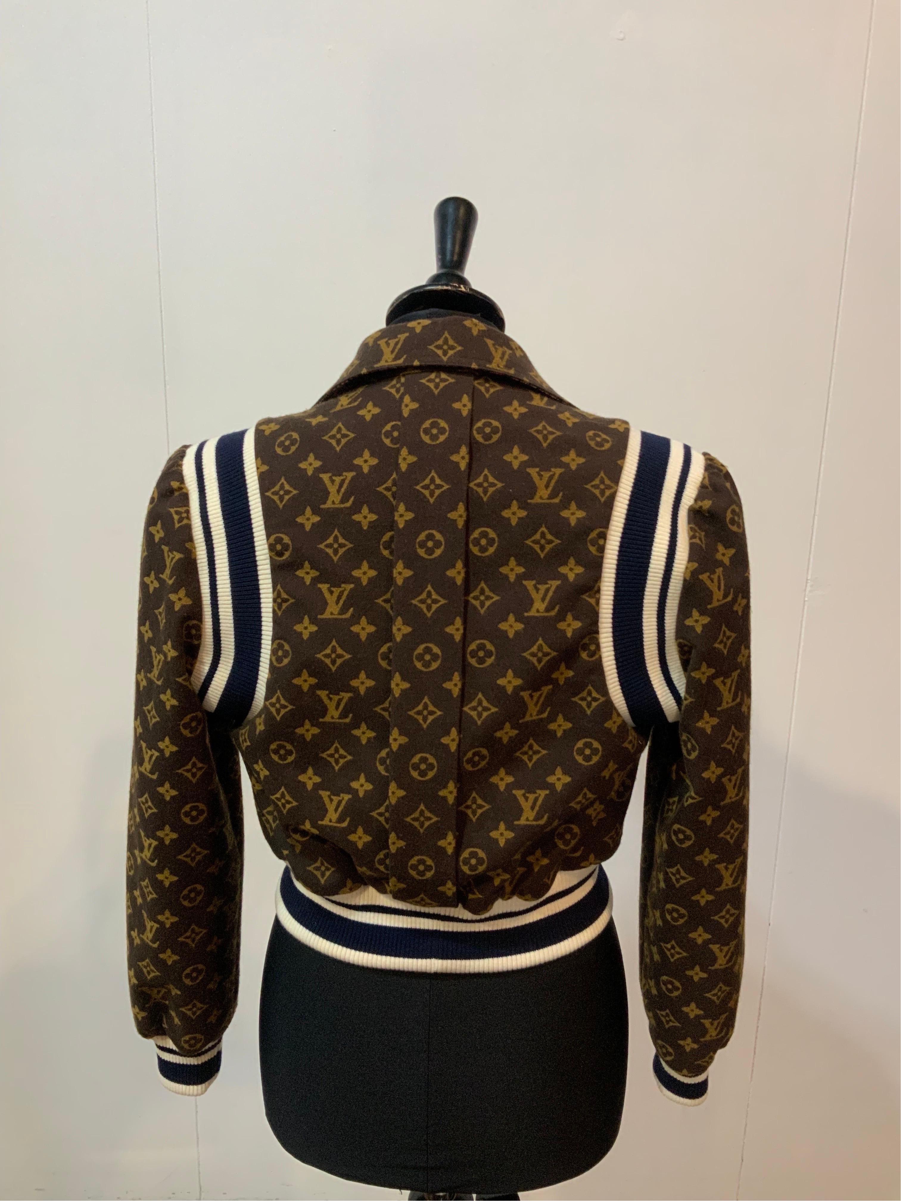 Louis Vuitton monogram / paisley bomber reversible Jacket In Excellent Condition In Carnate, IT
