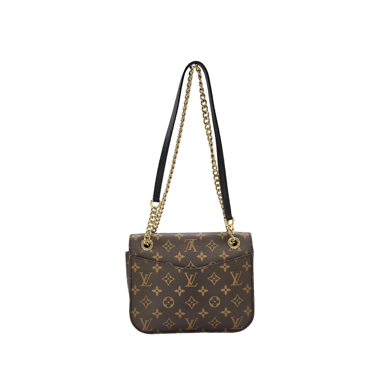Louis Vuitton Monogram Passy Crossbody Bag In Good Condition For Sale In Scottsdale, AZ