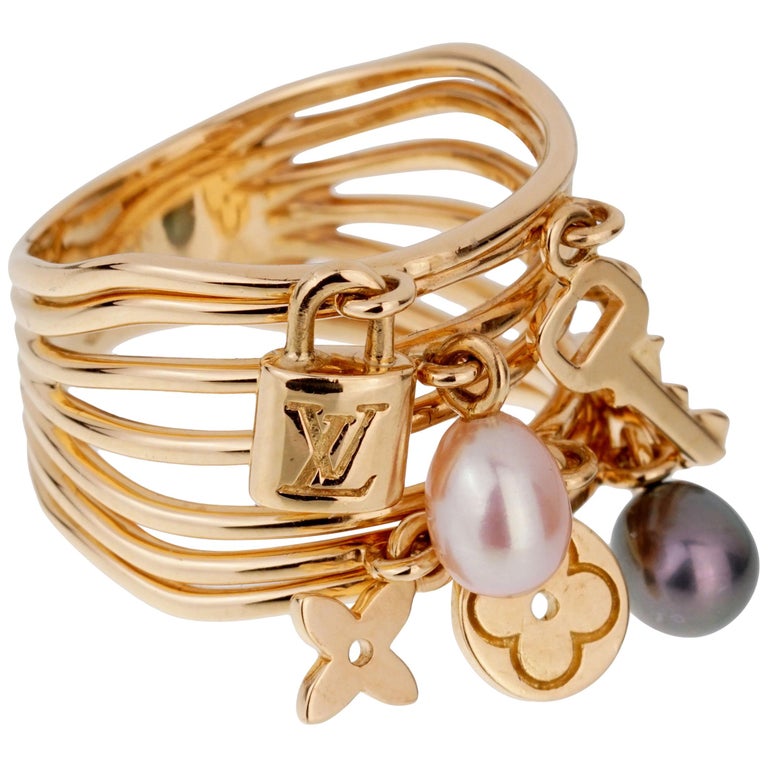 Louis Vuitton Monogram Pearl Cocktail Ring at 1stDibs  anel louis vuitton, louis  vuitton pearl, louis pearl