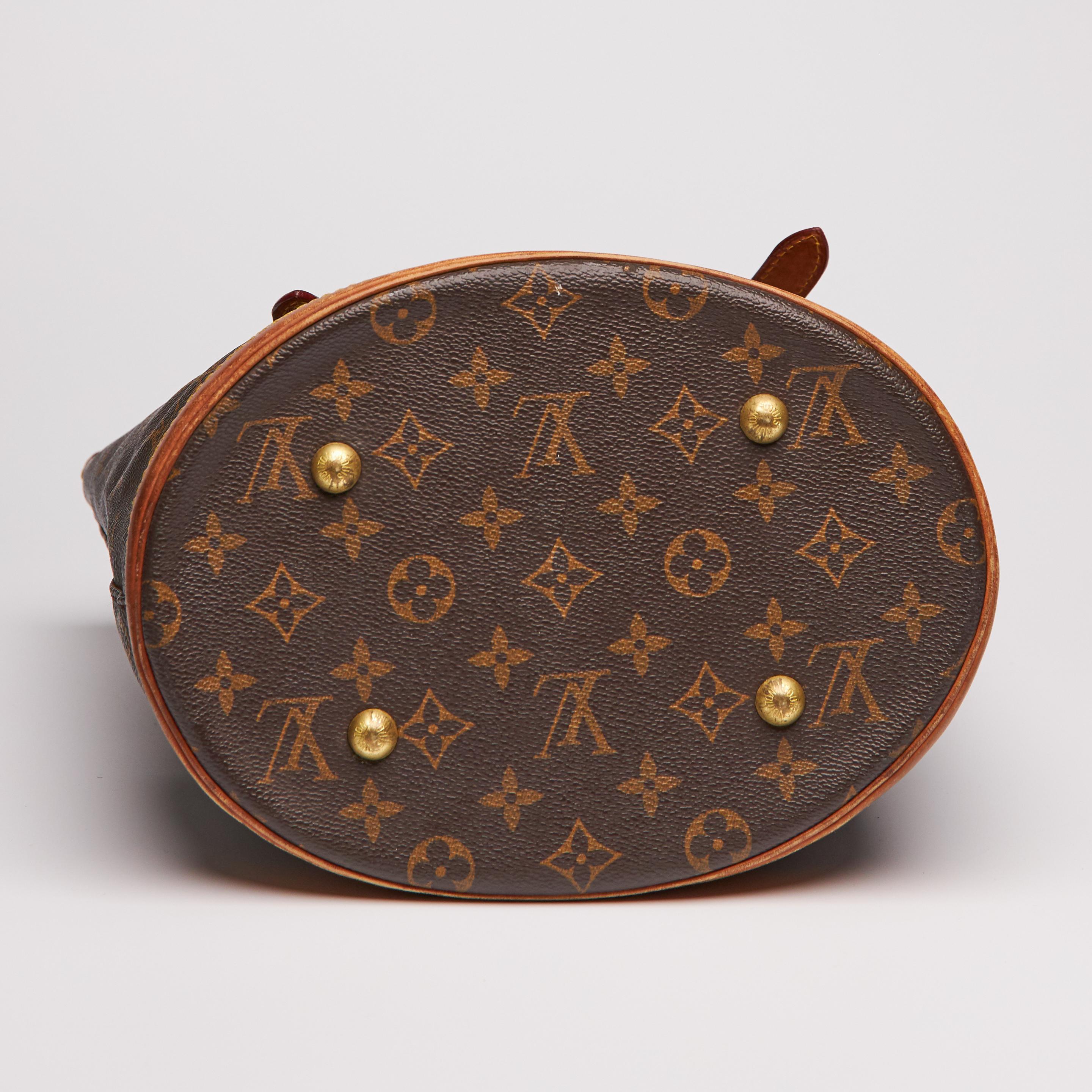 louis vuitton bucket bag