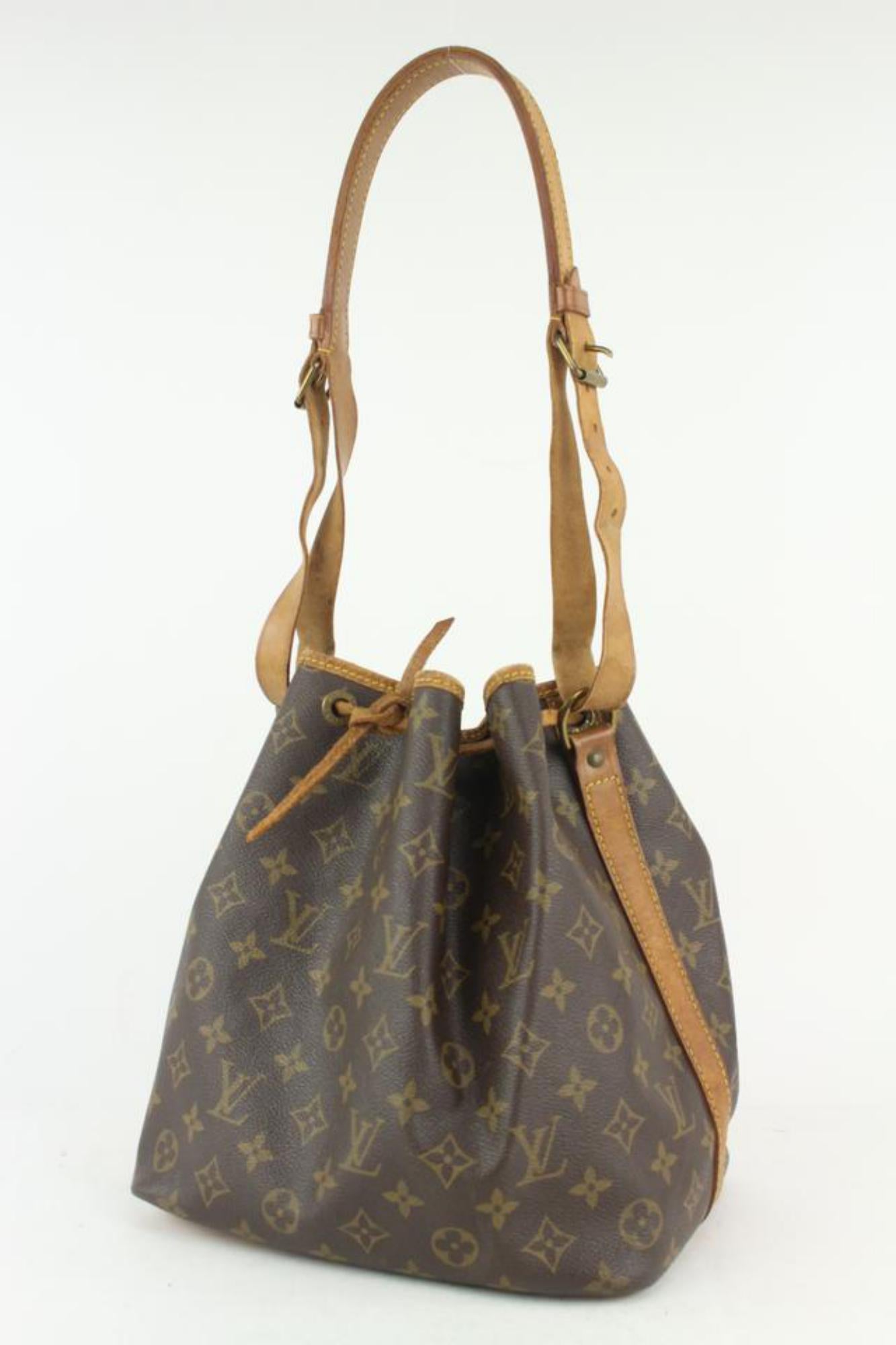 Louis Vuitton Monogram Petit Noe Drawstring Bucket Hobo Bag 8LV1027 For Sale 7