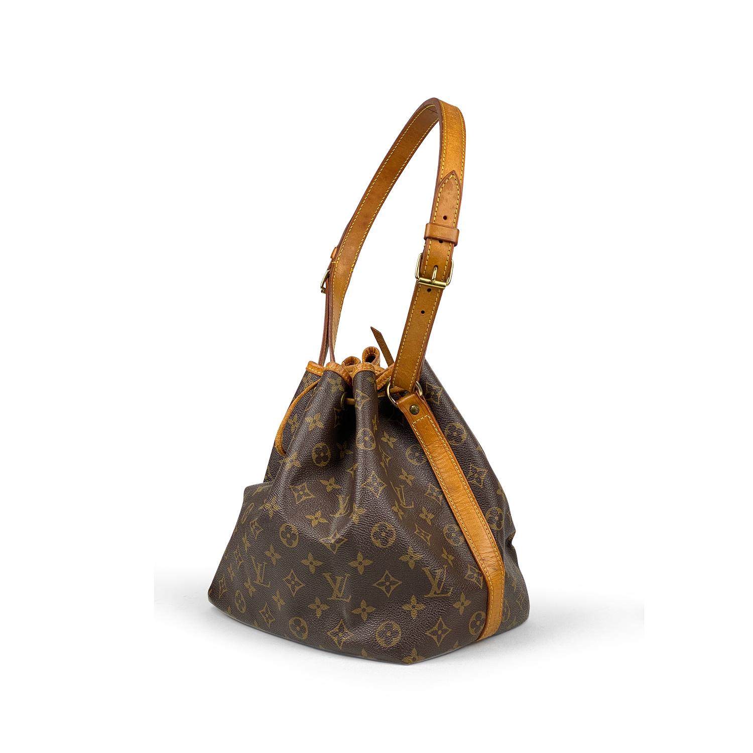 Louis Vuitton Monogram Petit Noé Shoulder Bag In Good Condition In Sundbyberg, SE