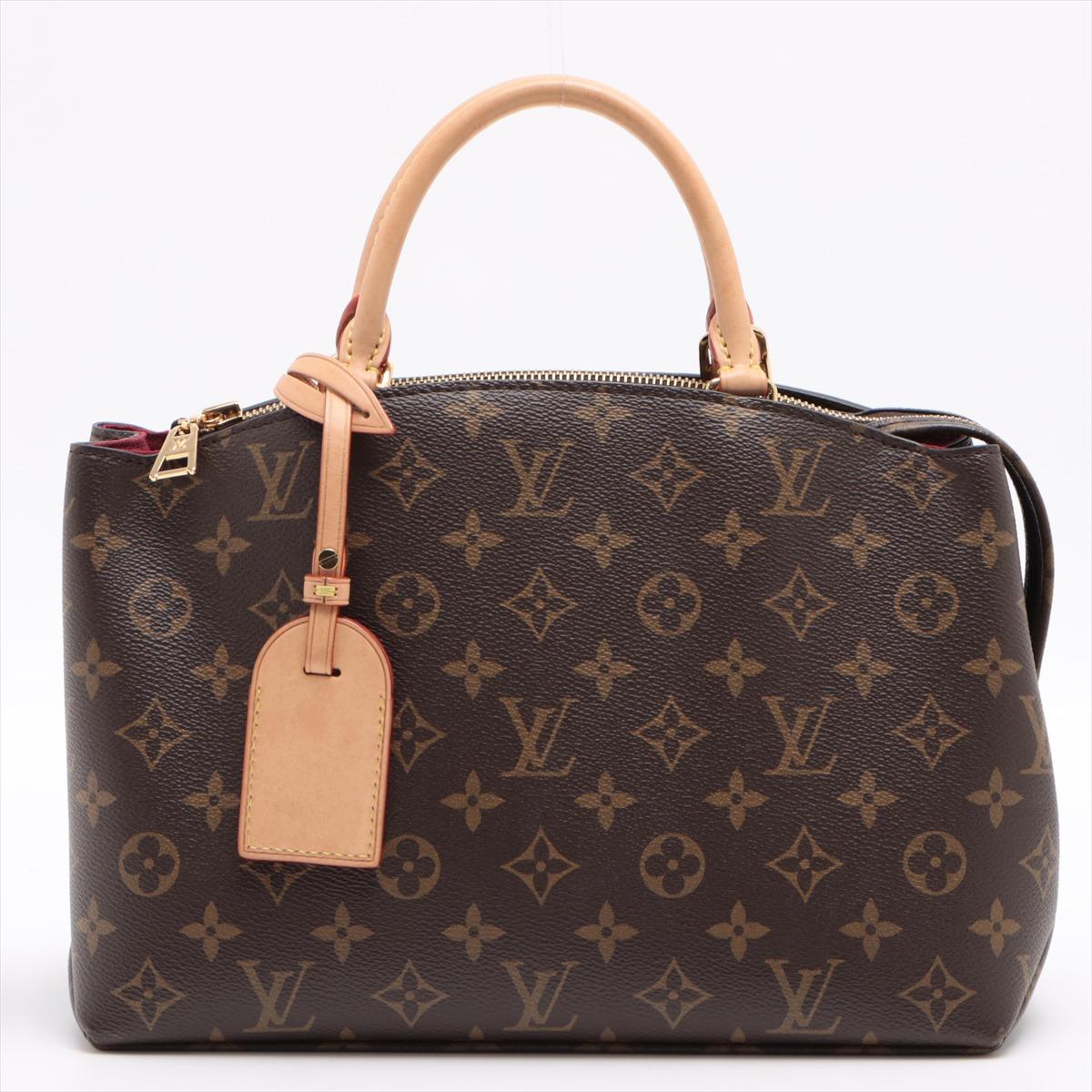 The Louis Vuitton Monogram Petit Palais PM is a fashion masterpiece that epitomizes the brand's heritage of elegance and craftsmanship. Crafted from Louis Vuitton's iconic Monogram canvas, the bag is a testament to timeless luxury. The Monogram