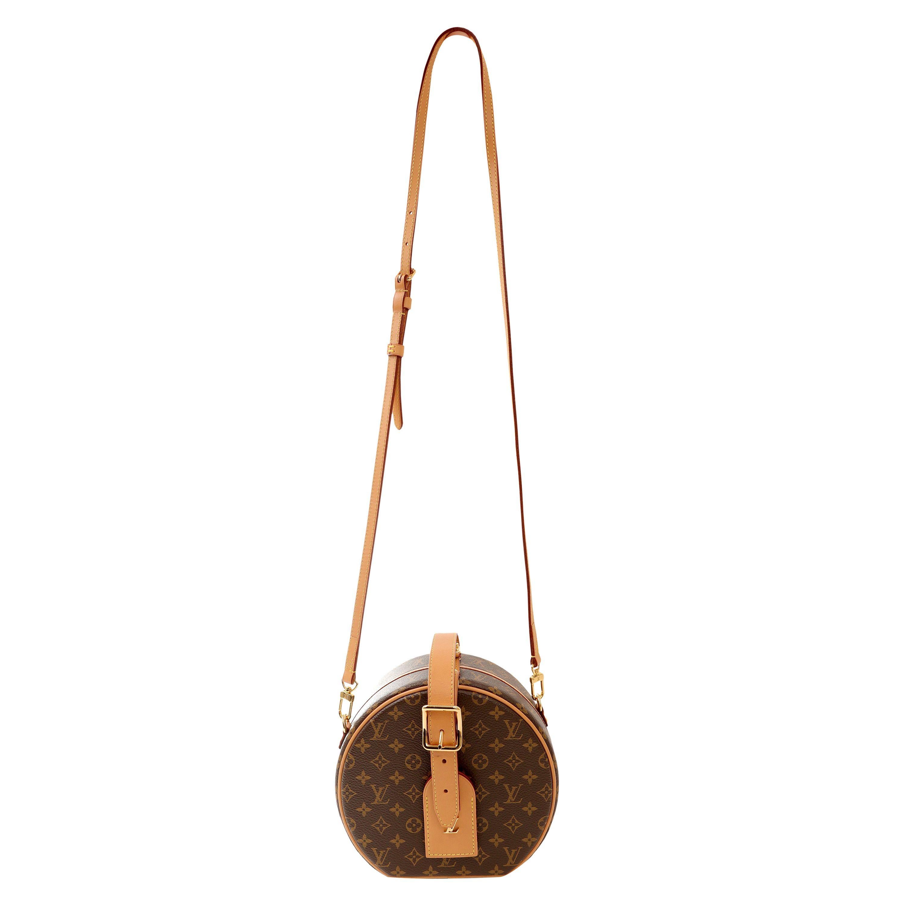 Louis Vuitton Monogram Petite Boite Chapeau Crossbody Bag In Excellent Condition For Sale In Palm Beach, FL