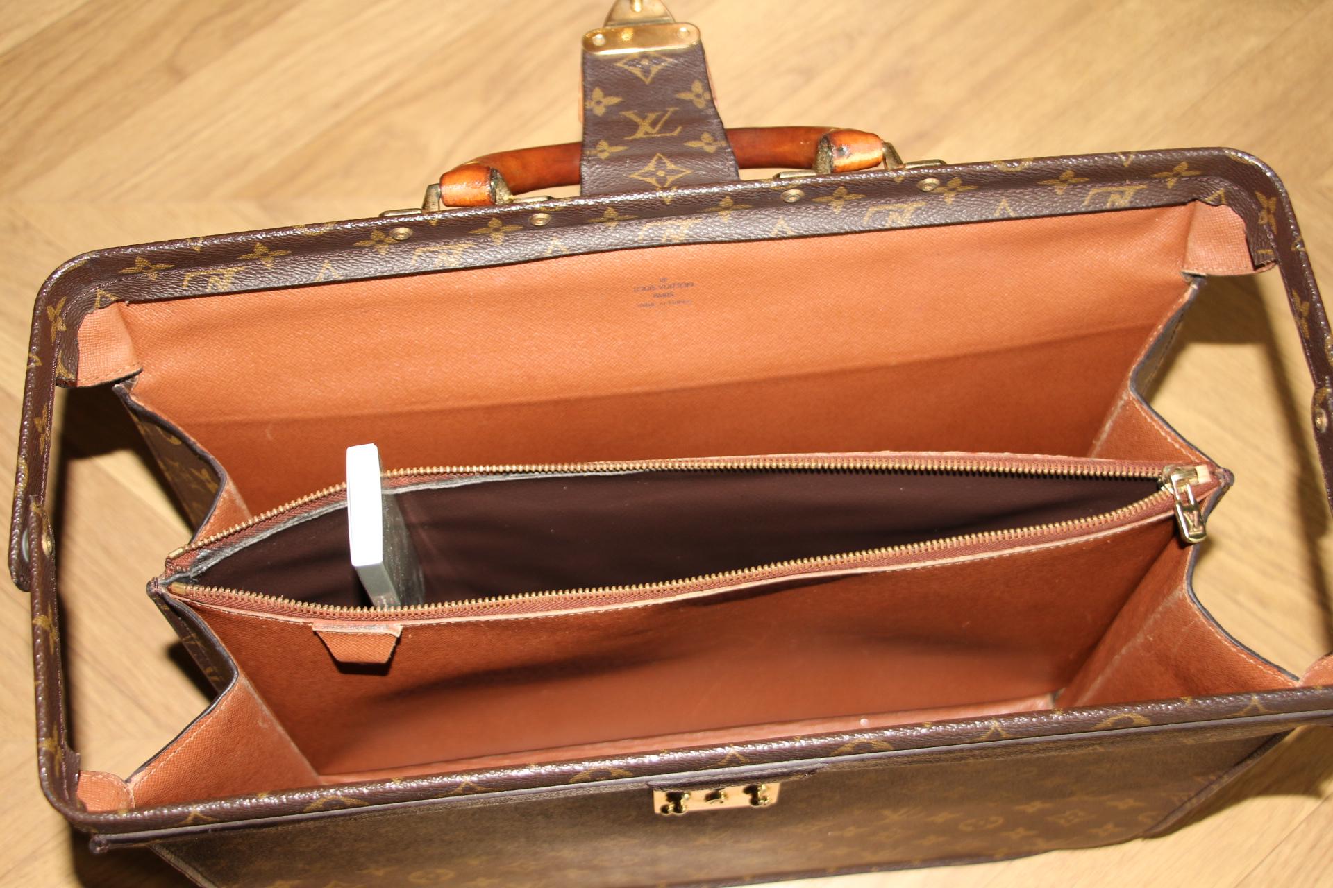 Louis Vuitton Monogram Pilot or Doctor's Briefcase, Louis vuitton Serviette For Sale 7