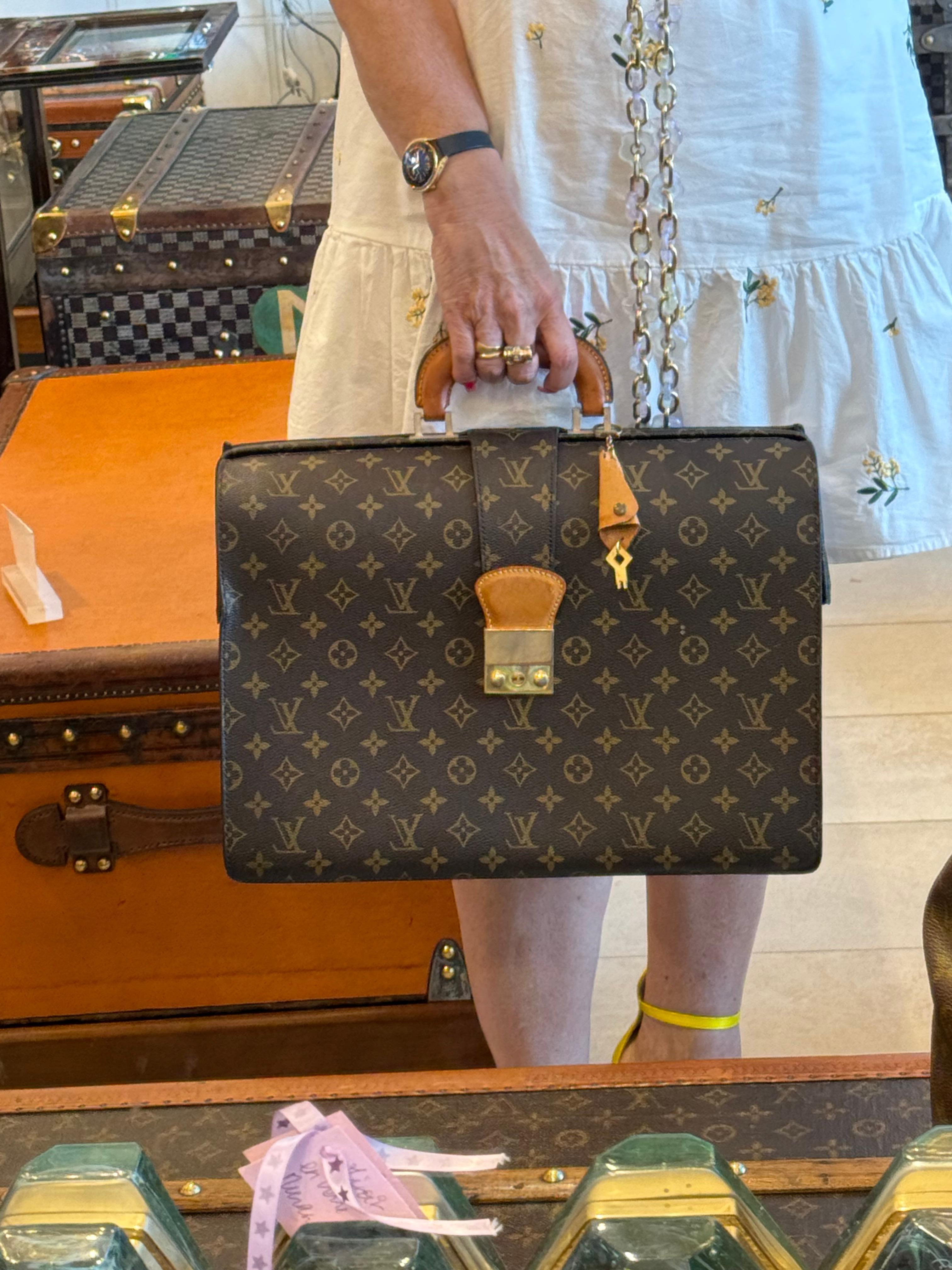Louis Vuitton Monogram Pilot or Doctor's Briefcase, Louis vuitton Serviette For Sale 10