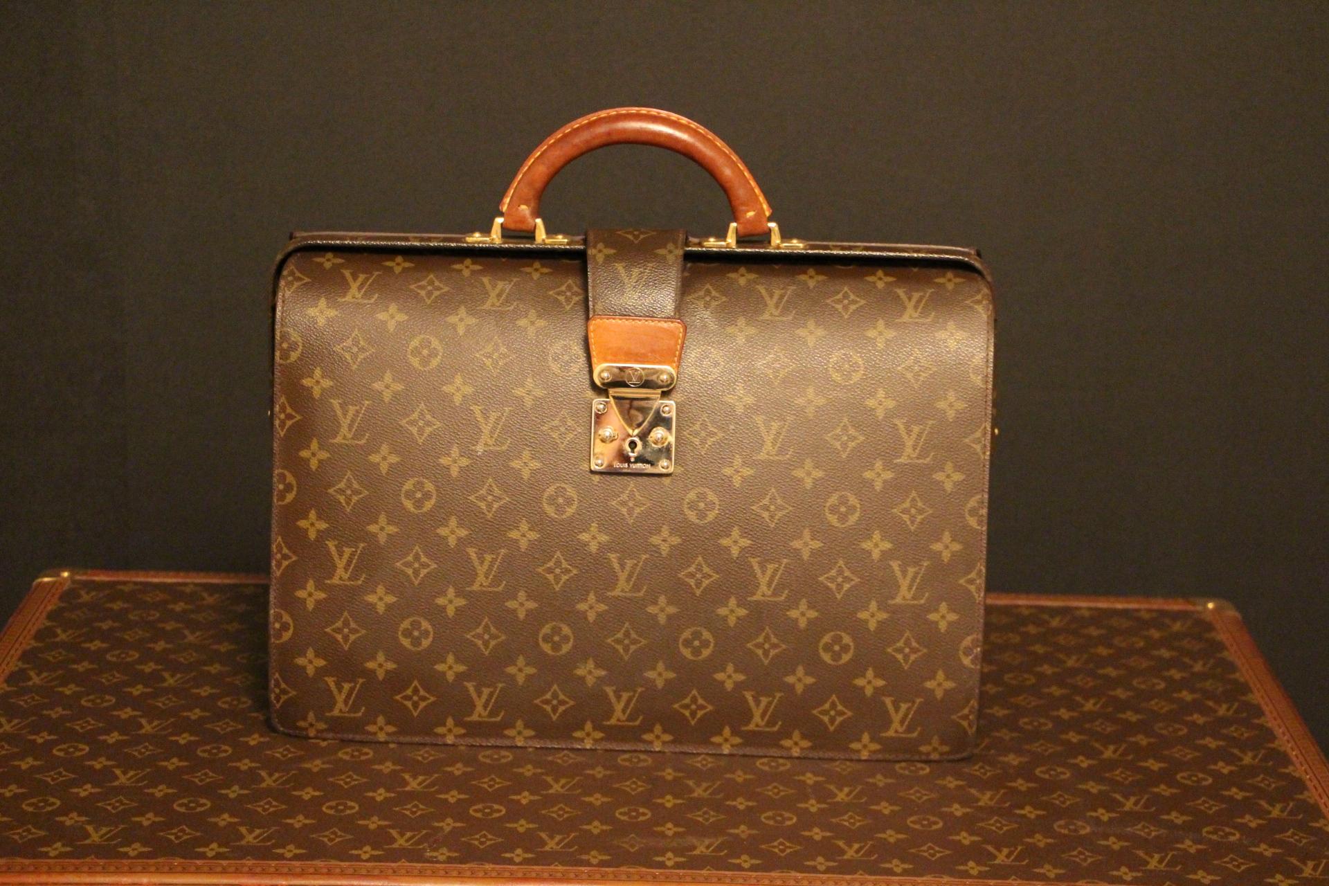 This very unusual Louis Vuitton briefcase features monogram canvas and solid brass stamped Louis Vuitton lock. It also has got a beautiful all leather handle in pristine condition. This Louis Vuitton bag is as elegant as convenient.
Indeed, its