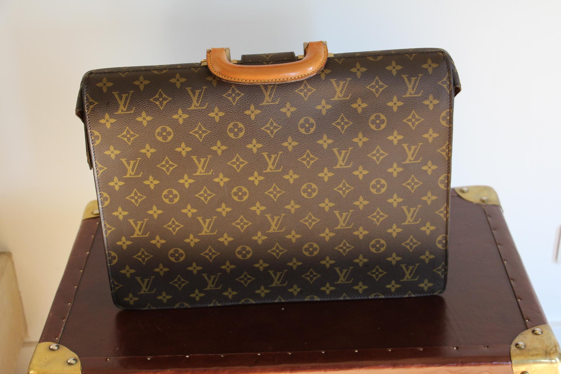 Women's or Men's Louis Vuitton Monogram Pilot or Doctor's Briefcase, Louis vuitton Serviette For Sale