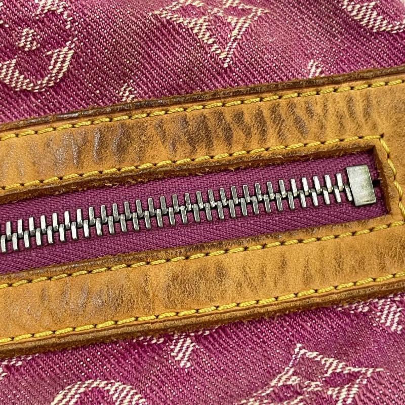 Louis Vuitton Sac à bandoulière Baggy GM grand modèle en denim rose monogrammé en vente 9