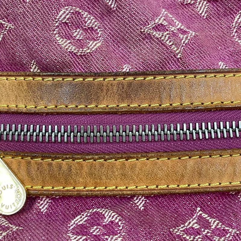 Louis Vuitton Sac à bandoulière Baggy GM grand modèle en denim rose monogrammé en vente 10