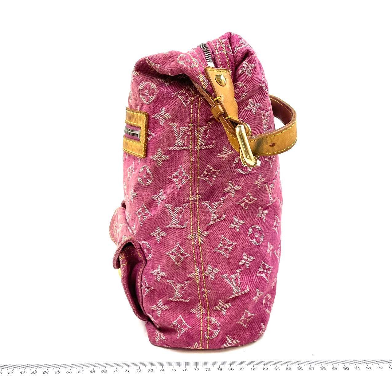 Louis Vuitton Sac à bandoulière Baggy GM grand modèle en denim rose monogrammé Excellent état - En vente à AUBERVILLIERS, FR