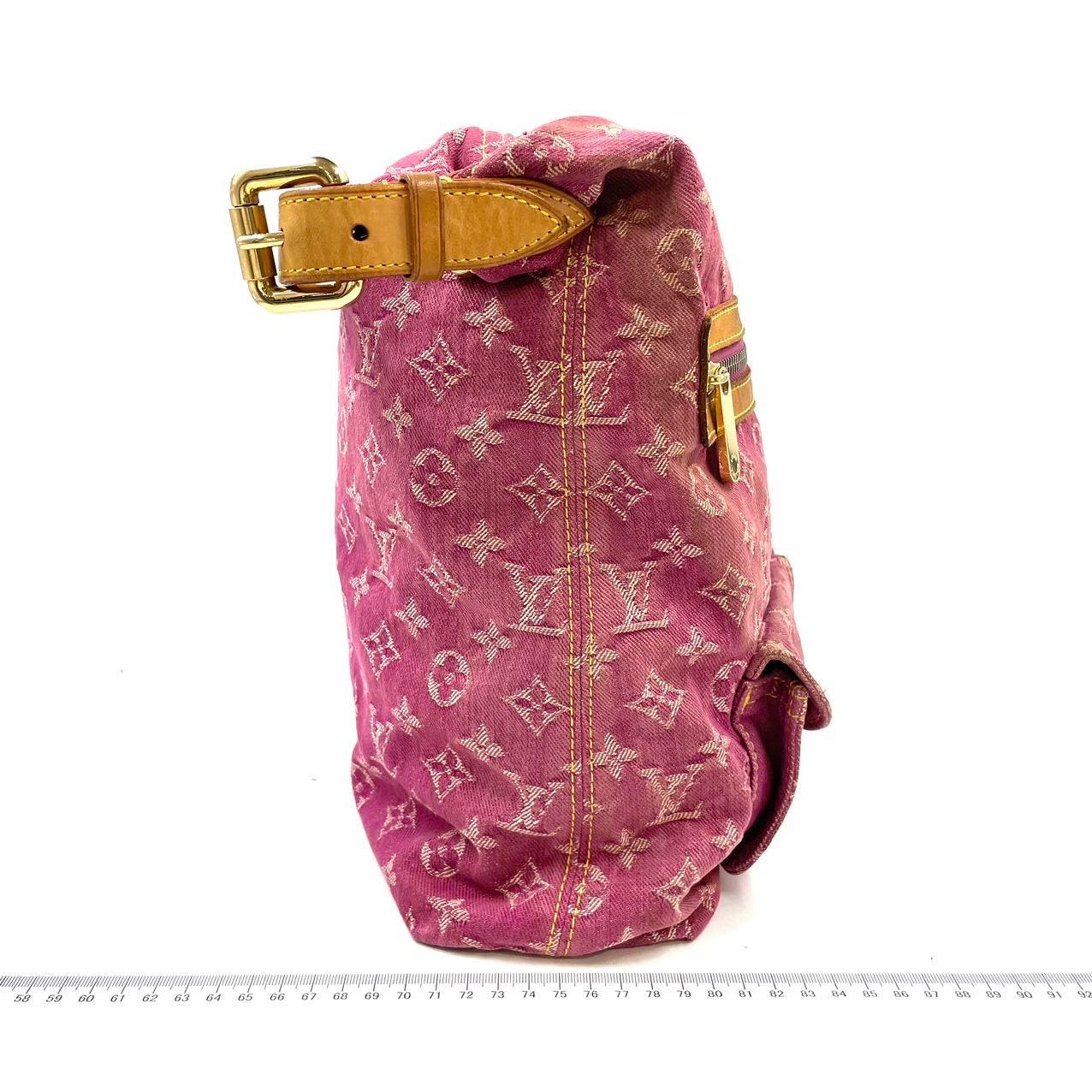 Louis Vuitton Sac à bandoulière Baggy GM grand modèle en denim rose monogrammé Pour femmes en vente