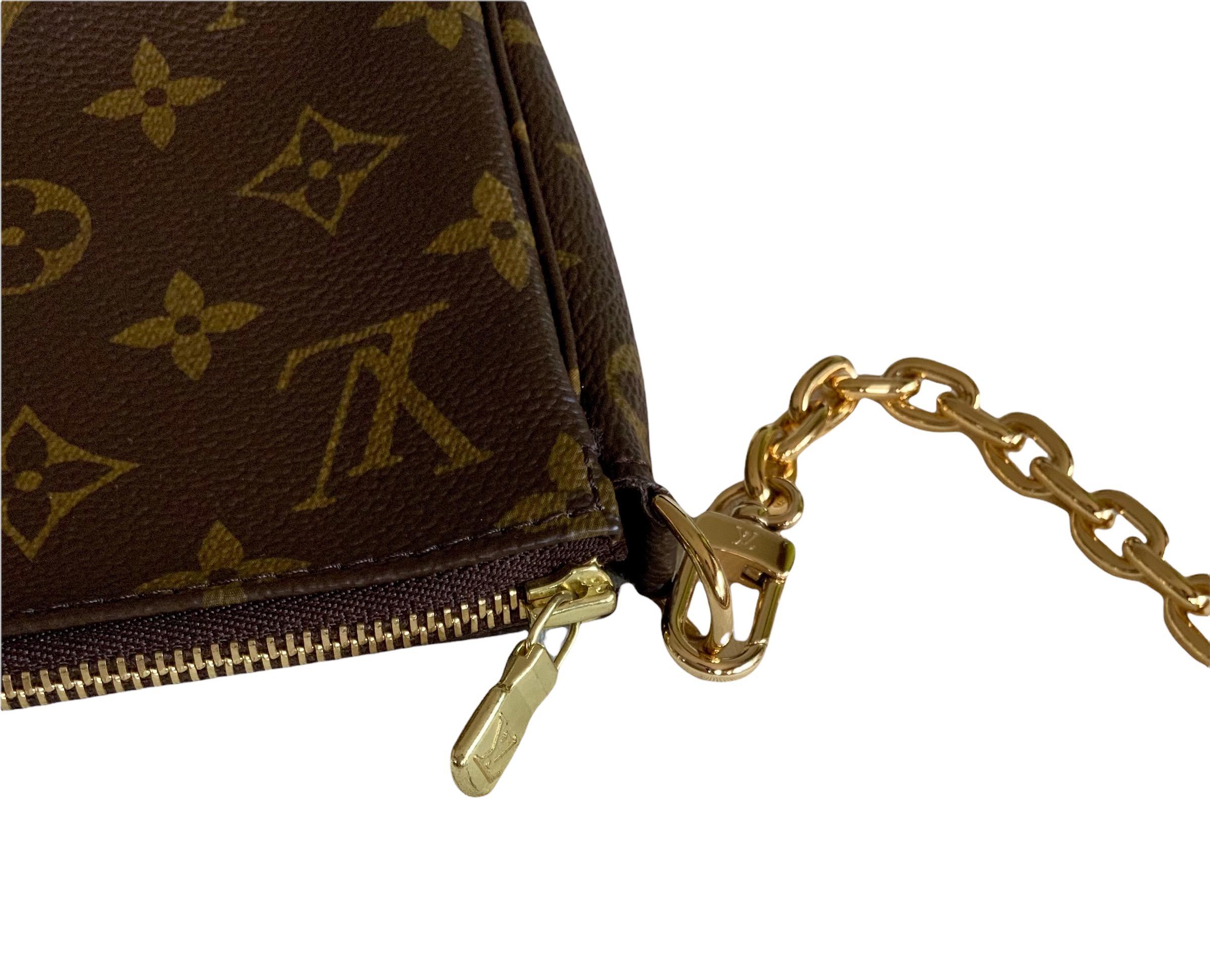 Louis Vuitton Monogram Pochette Accessoires Bag In Excellent Condition In Geneva, CH