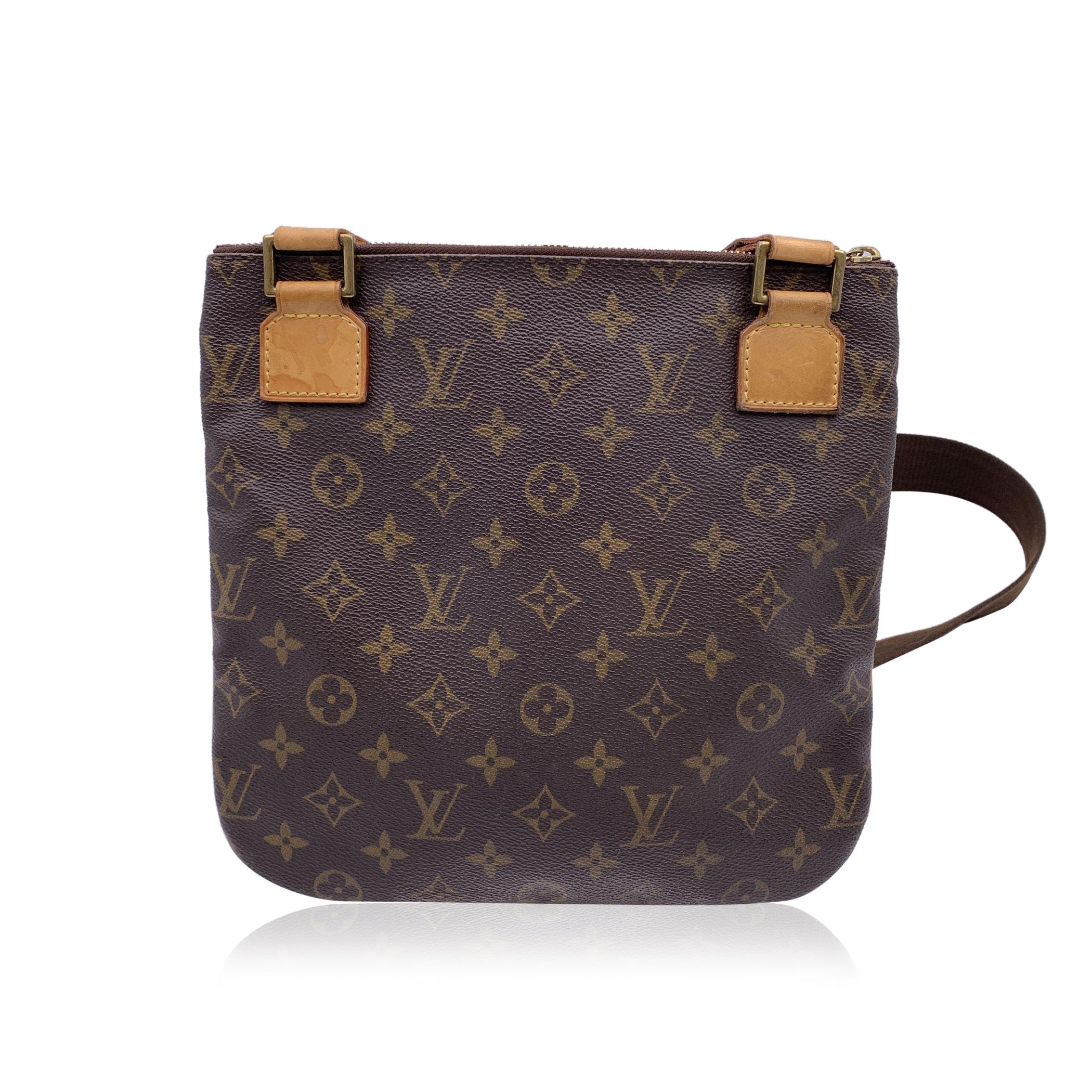 Louis Vuitton Monogram Pochette Bosphore Messenger Bag M40044 In Good Condition In Rome, Rome