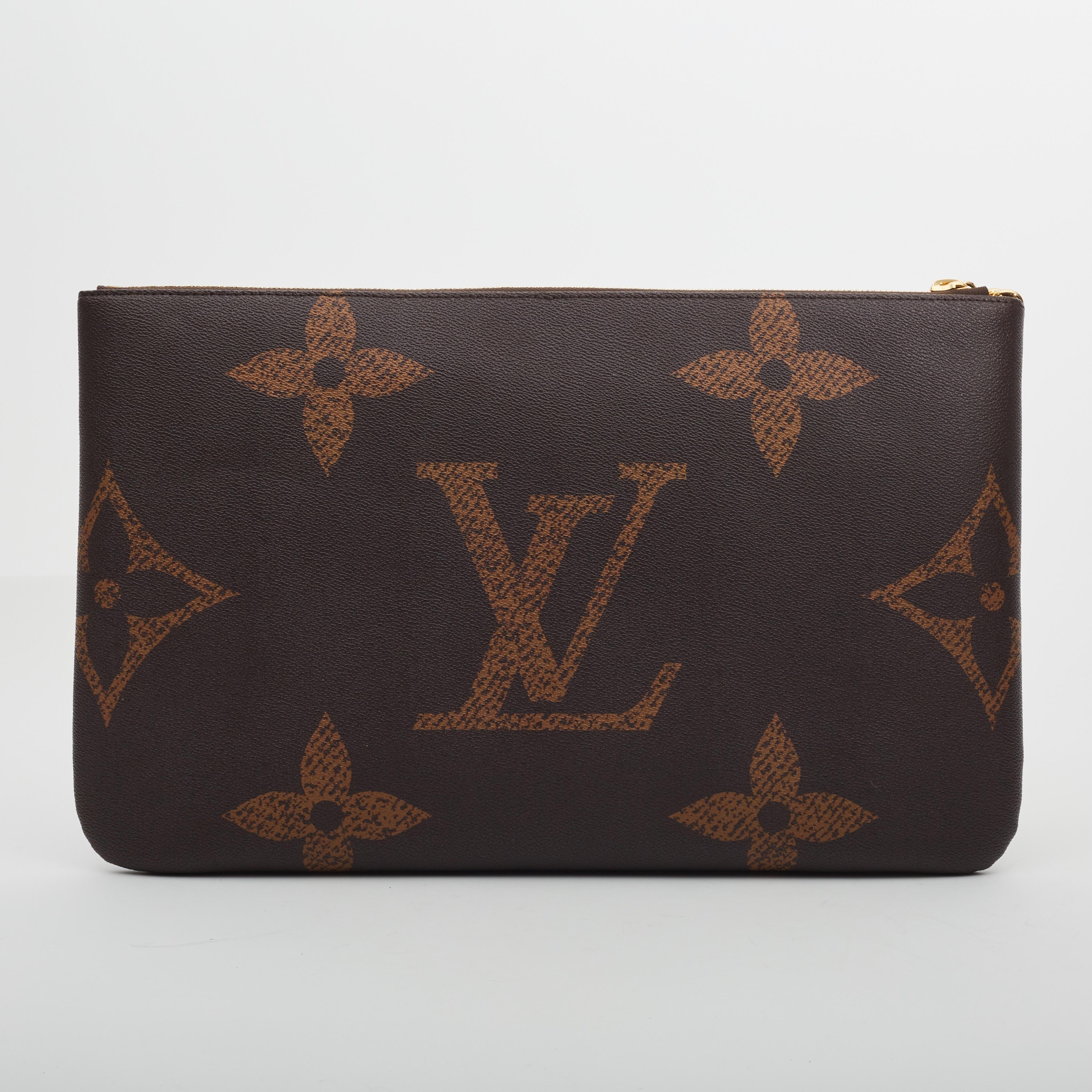 Louis Vuitton Pochette Clés XL Giant Key Pouch Monogram Brown Chain Runway  Bag