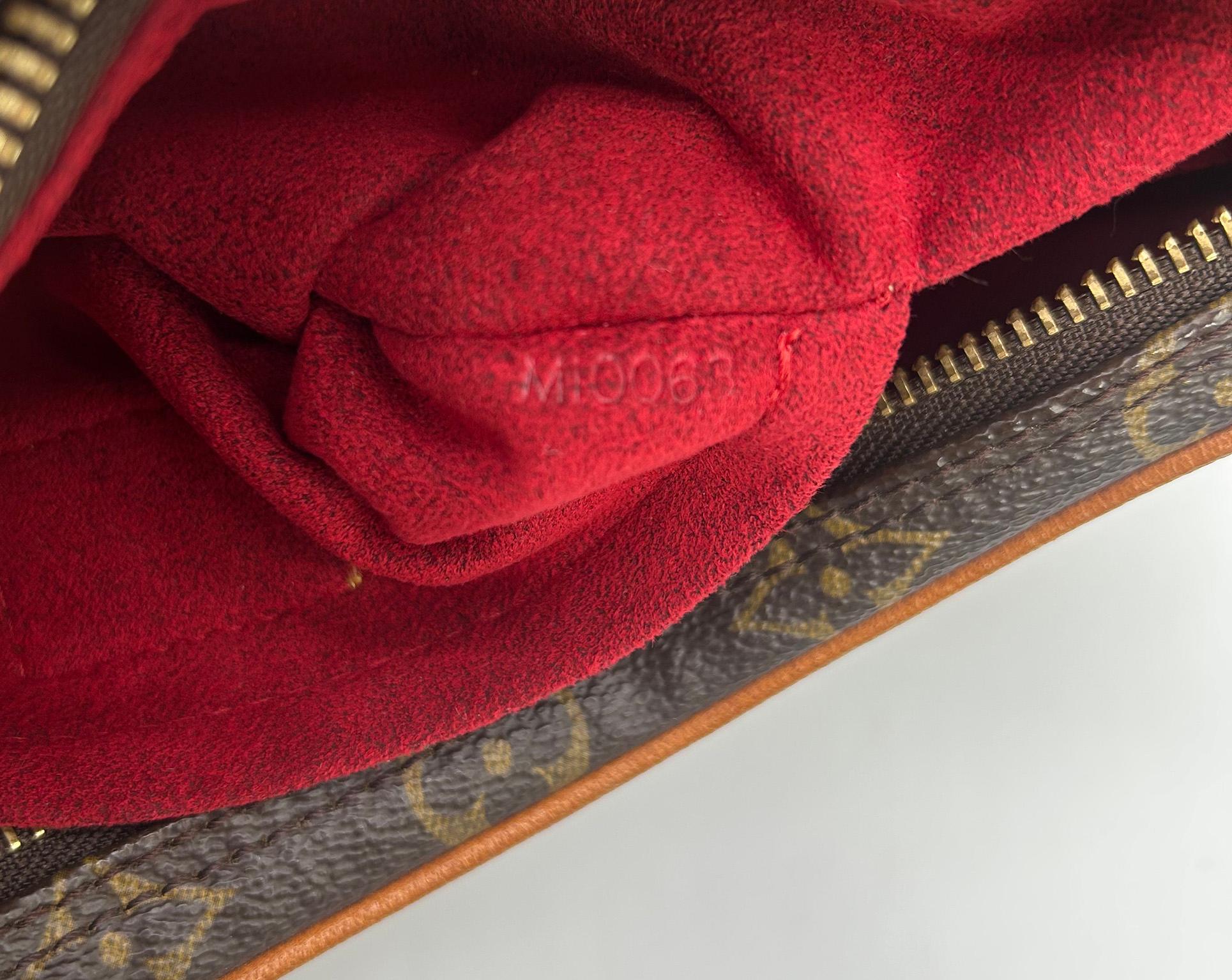 Louis Vuitton Monogram Pochette Croissant For Sale 5